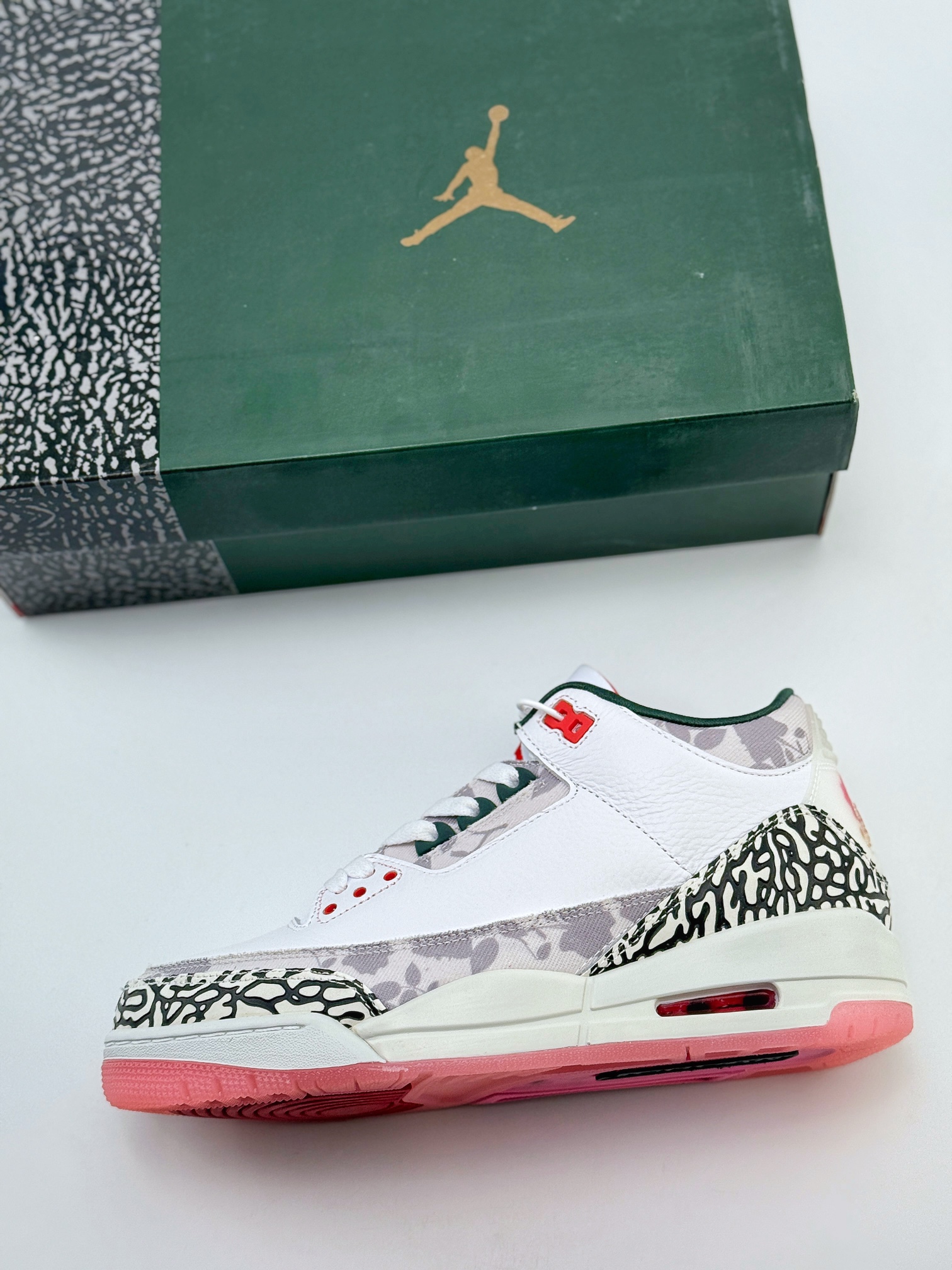 Air Jordan 3 Retro ”Wings Foundation” 复刻巴黎 HM6993-100