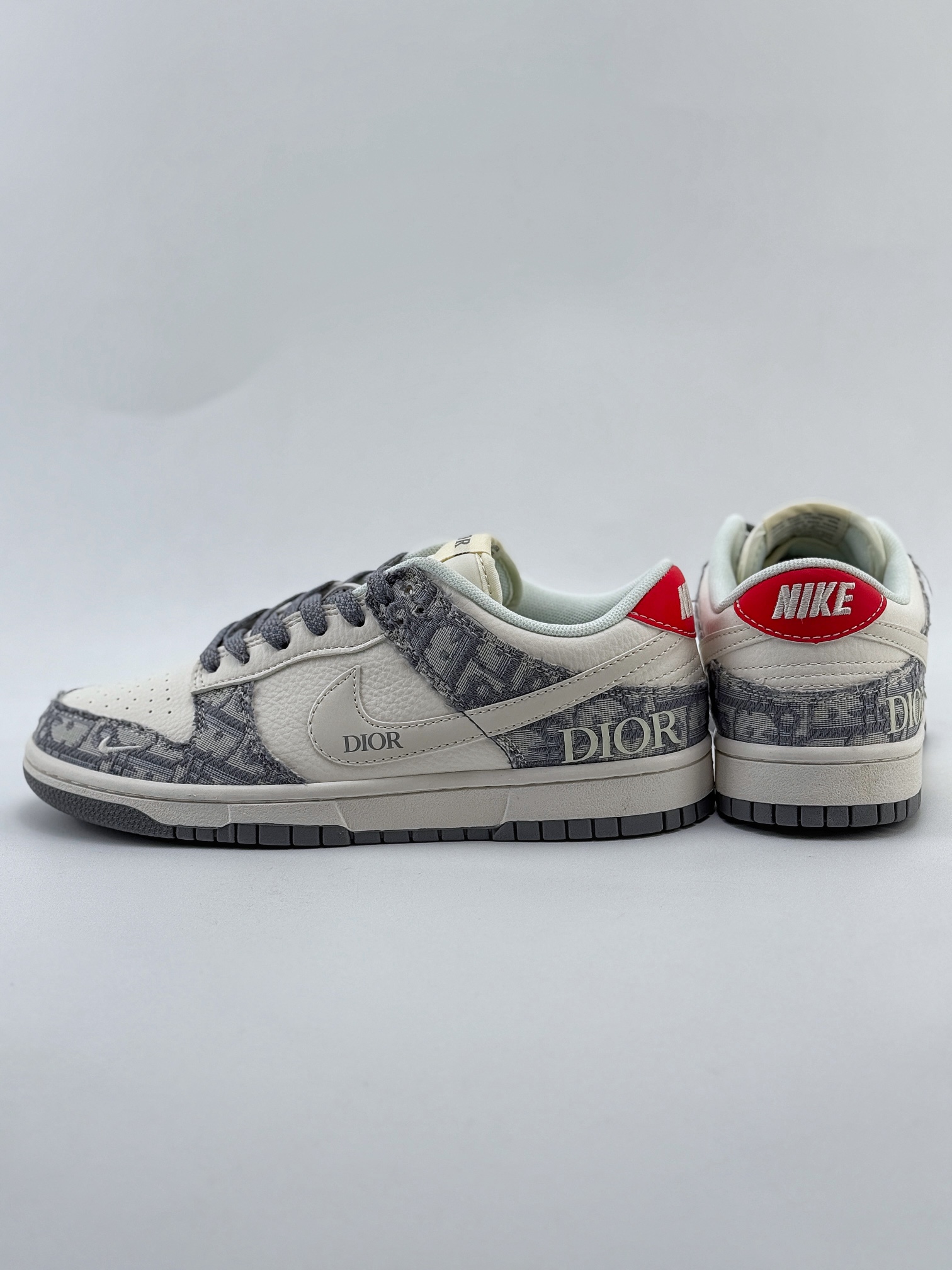 NIKE SB Dunk Low x DIOR 白灰红满天星 XY1688-004