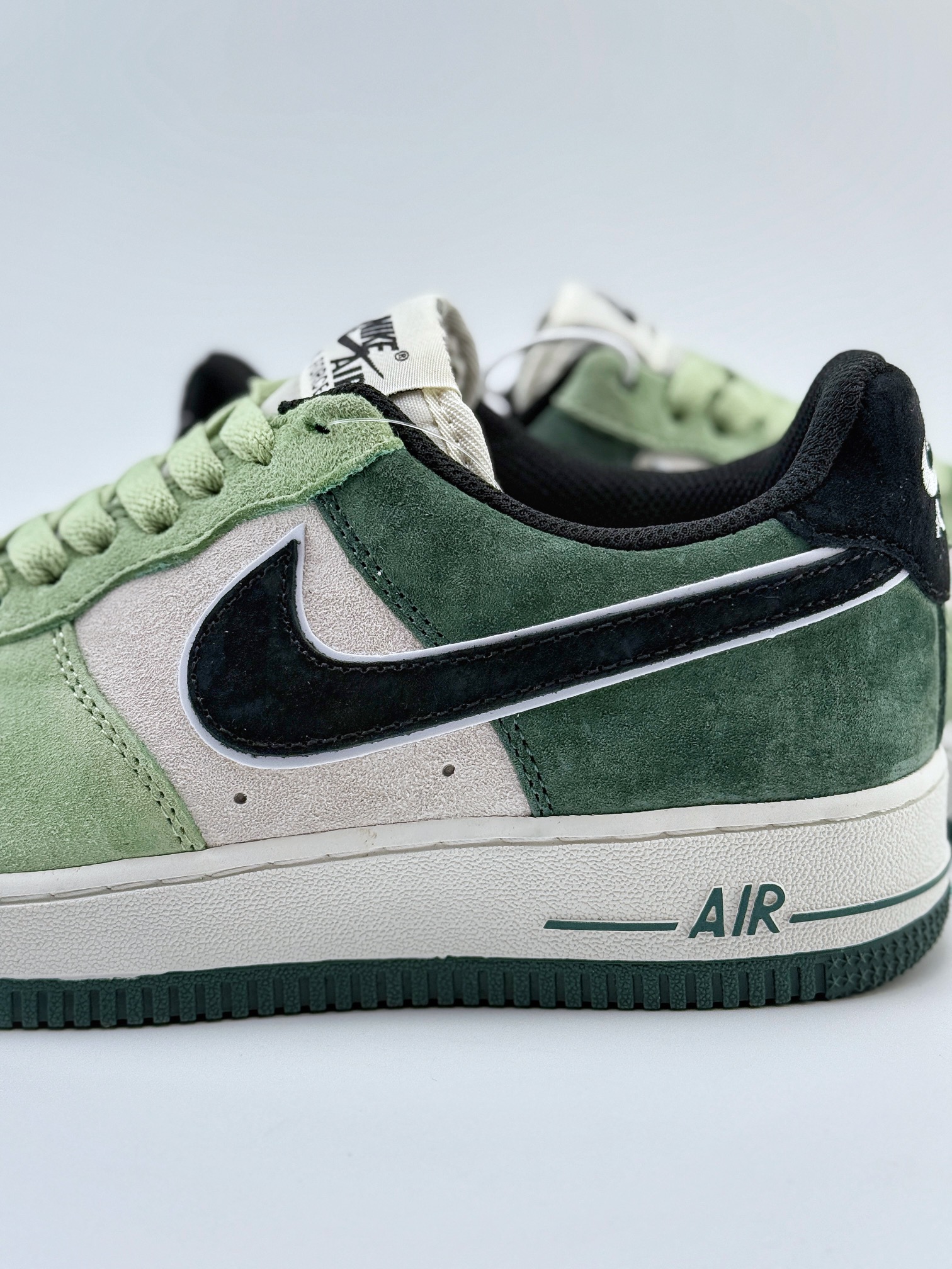 Nike Air Force 1 Low 07 路飞 灰绿黑翻毛  LF8989-333