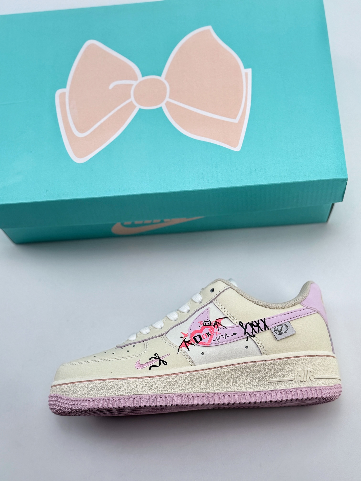 Nike Air Force 1 Low 07 万圣节米粉涂鸦  FB1839-221