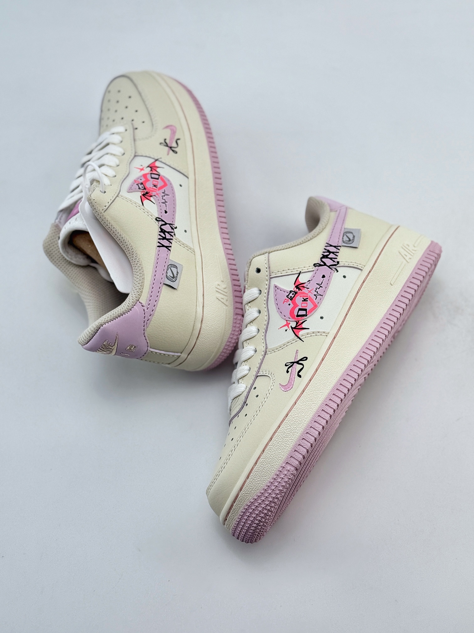 Nike Air Force 1 Low 07 万圣节米粉涂鸦  FB1839-221