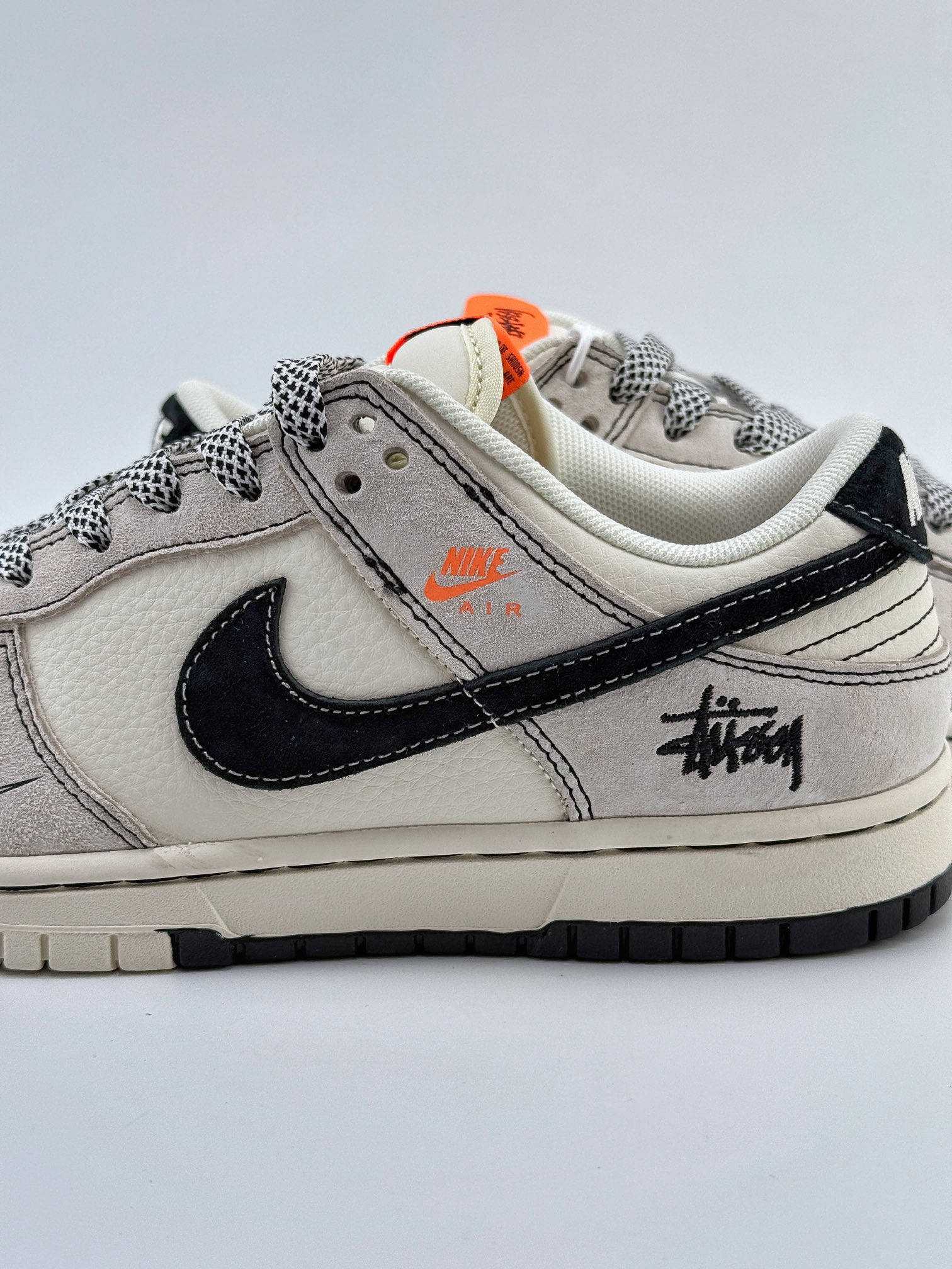 Nike SB Dunk Low x Stussy 米黑小钩橙布标满天星  MM1089-022