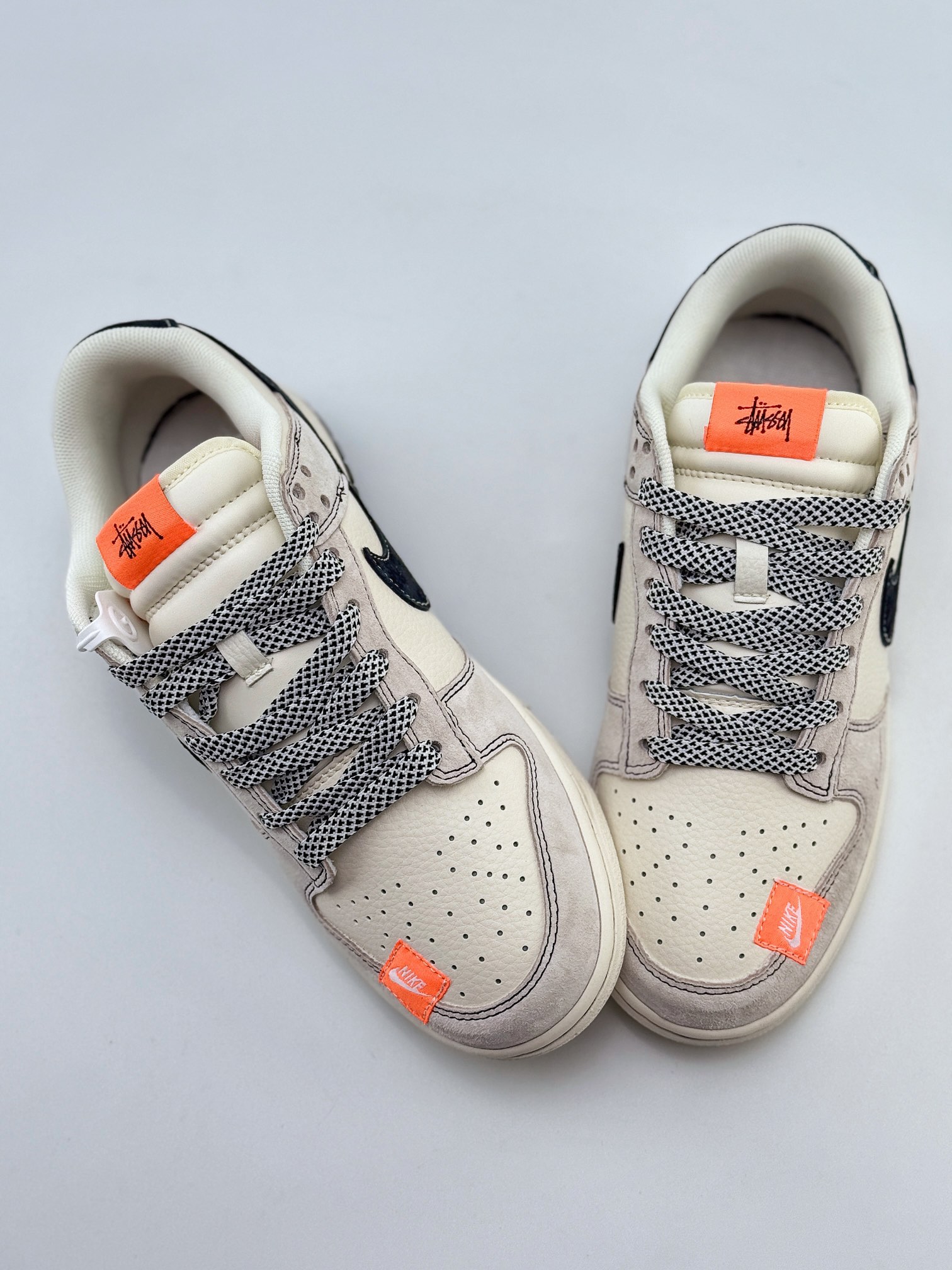 Nike SB Dunk Low x Stussy 米黑小钩橙布标满天星  MM1089-022