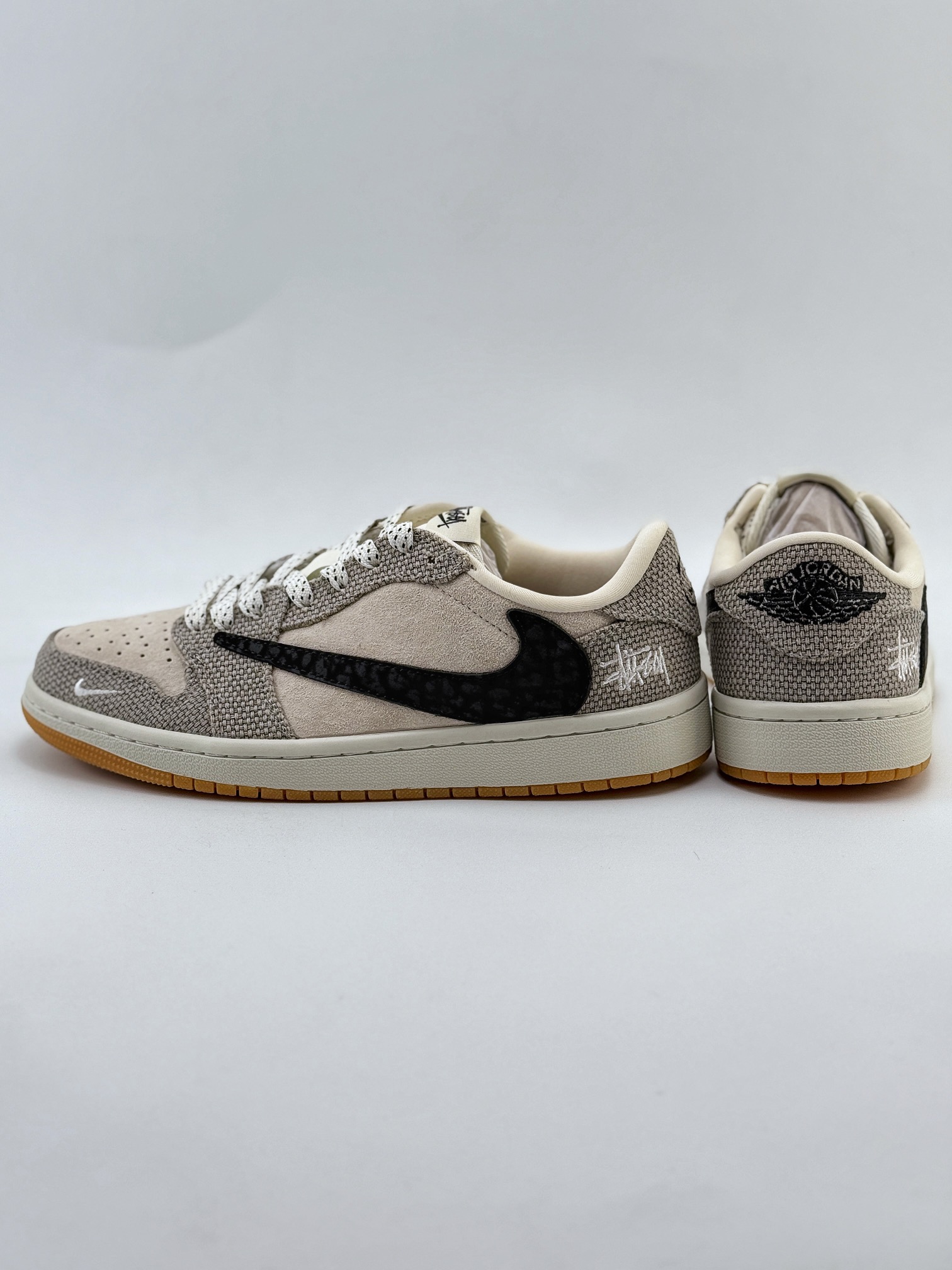 Travis Scott x Nike Air Jordan 1 Low x Stussy Air Jordan 1 Low 反转米黑拼接帆布满天星倒钩  JH6089-006