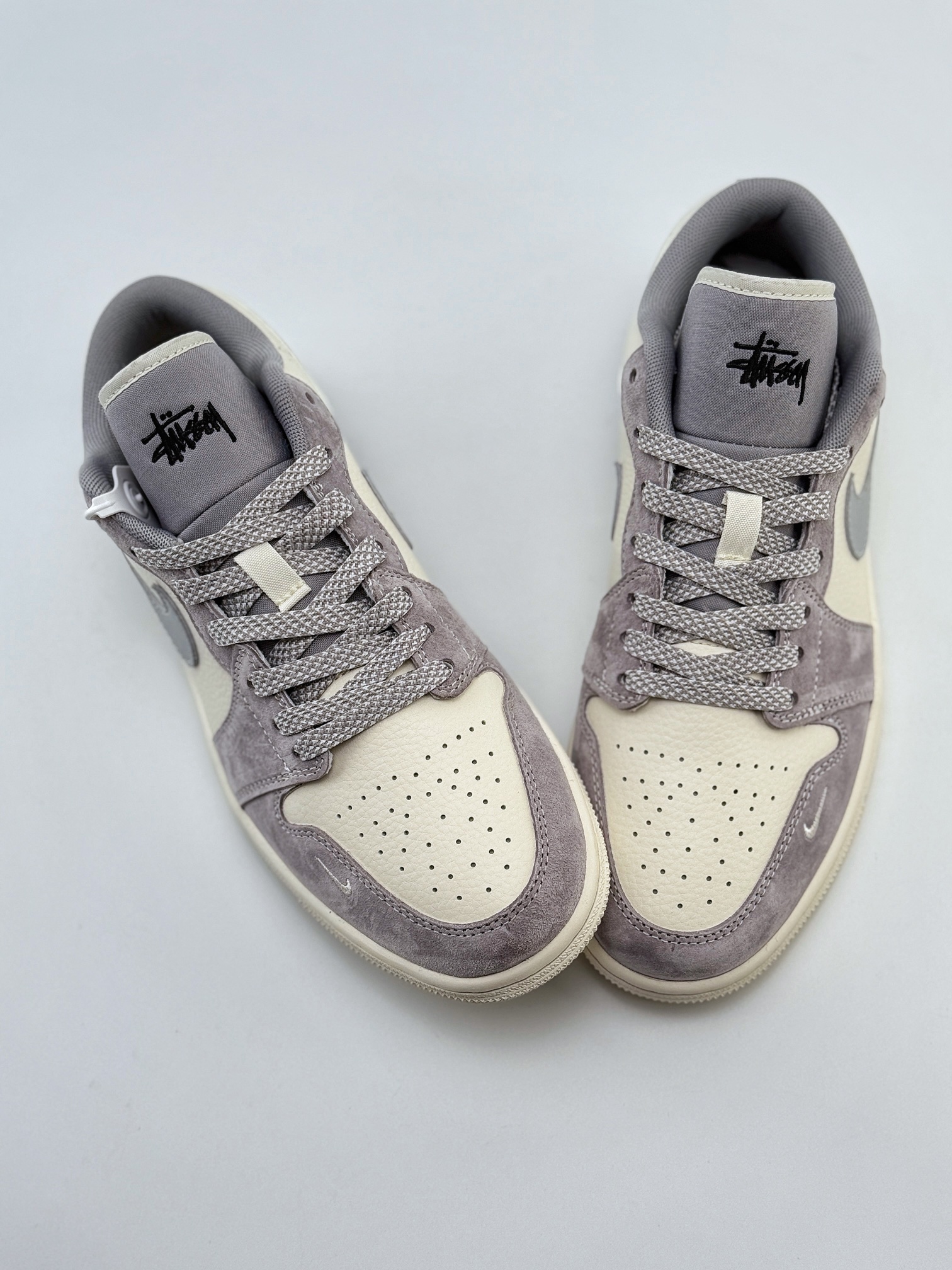 Air Jordan 1 Retro Low x Stussy 米灰翻毛白小钩满天星  SJ9950-045