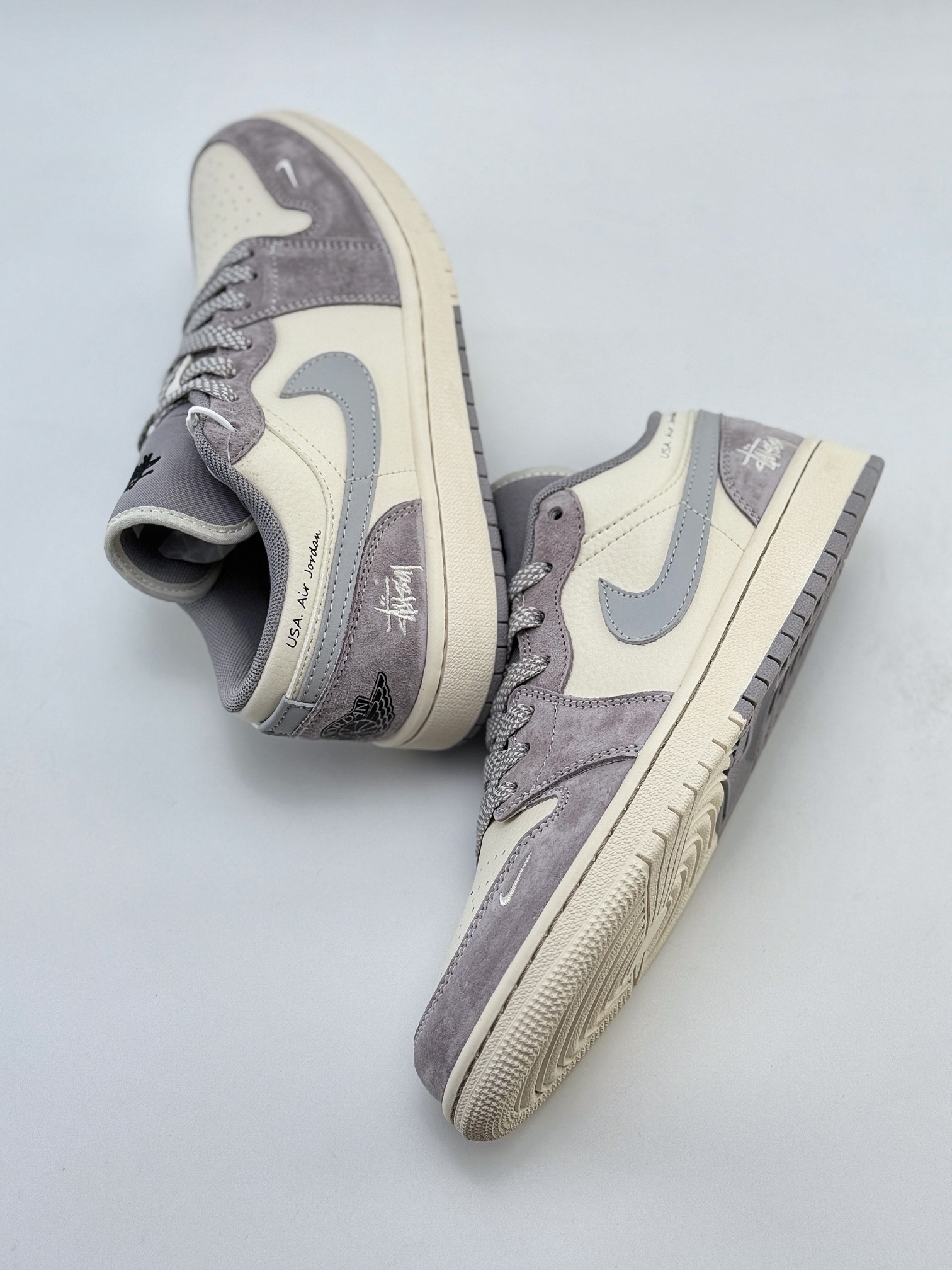 Air Jordan 1 Retro Low x Stussy 米灰翻毛白小钩满天星  SJ9950-045