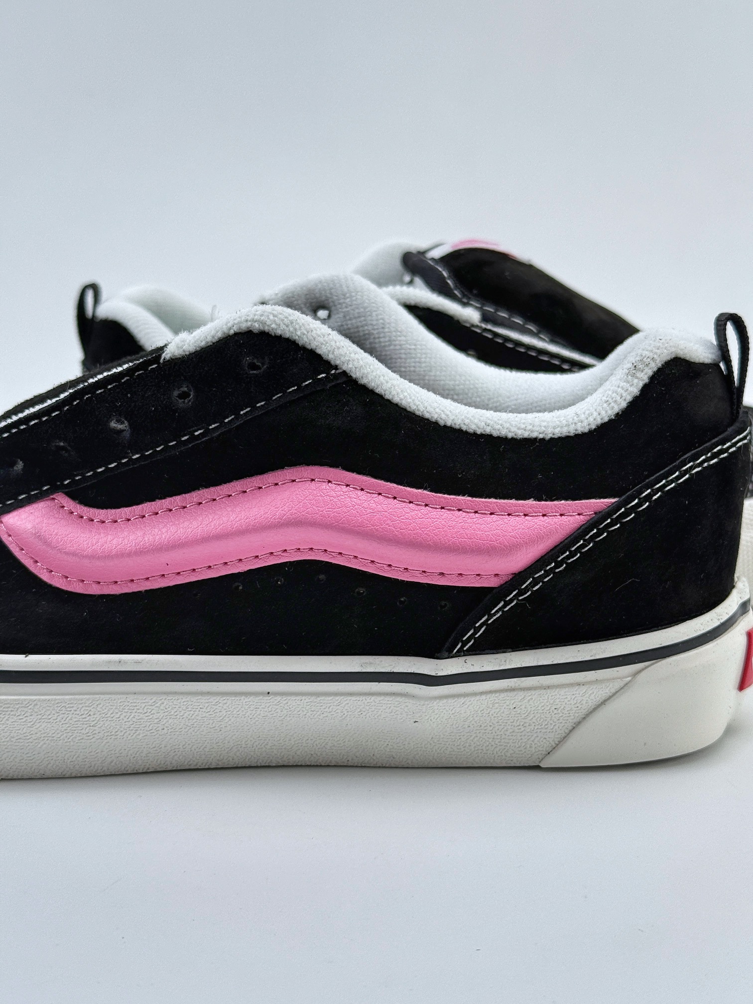 Vans Classics Knu Skool 范斯官方 黑粉翻毛白内里面包鞋