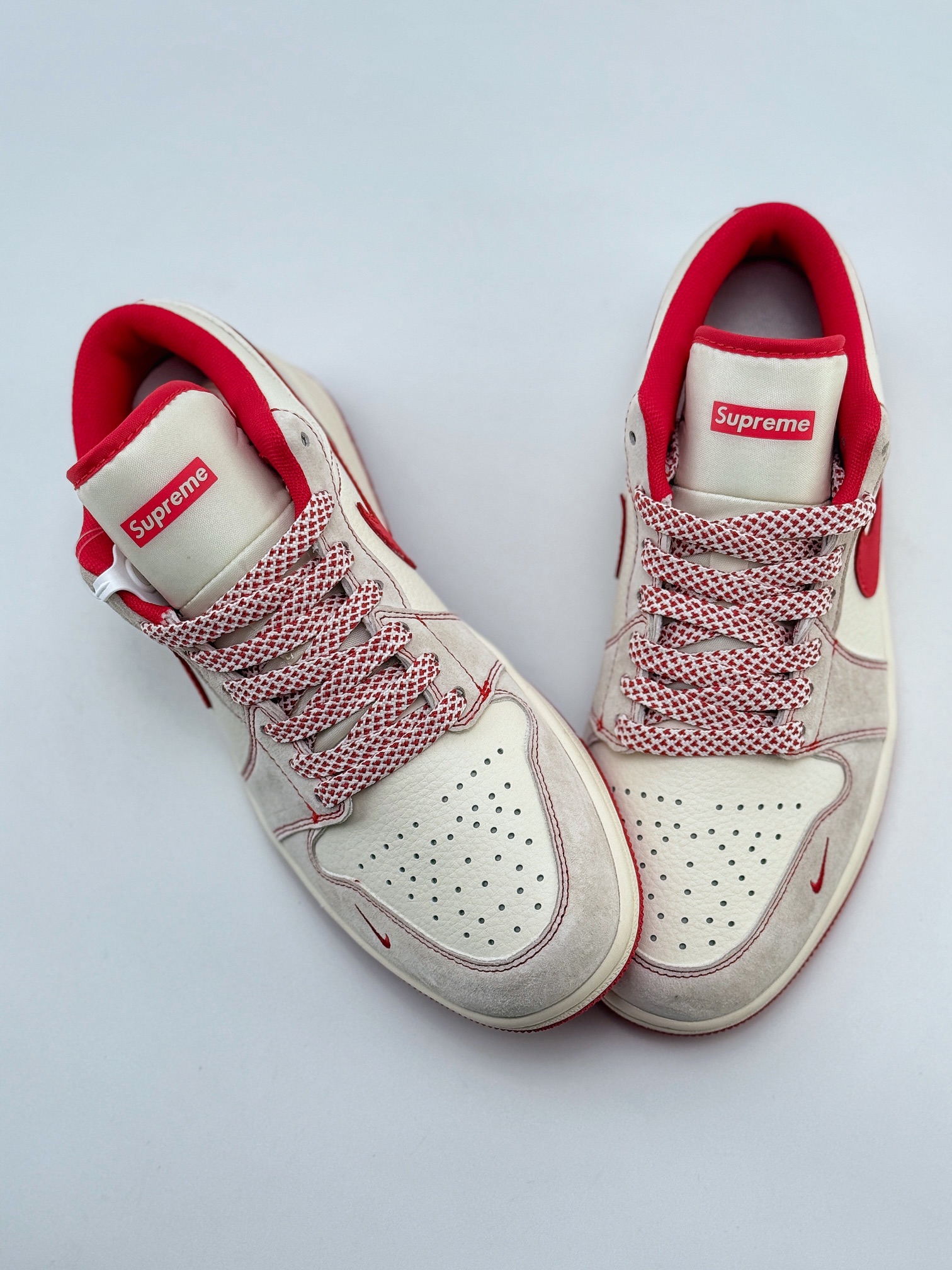 Air Jordan 1 Retro Low x Supreme 米红小钩满天星  XX2409-009