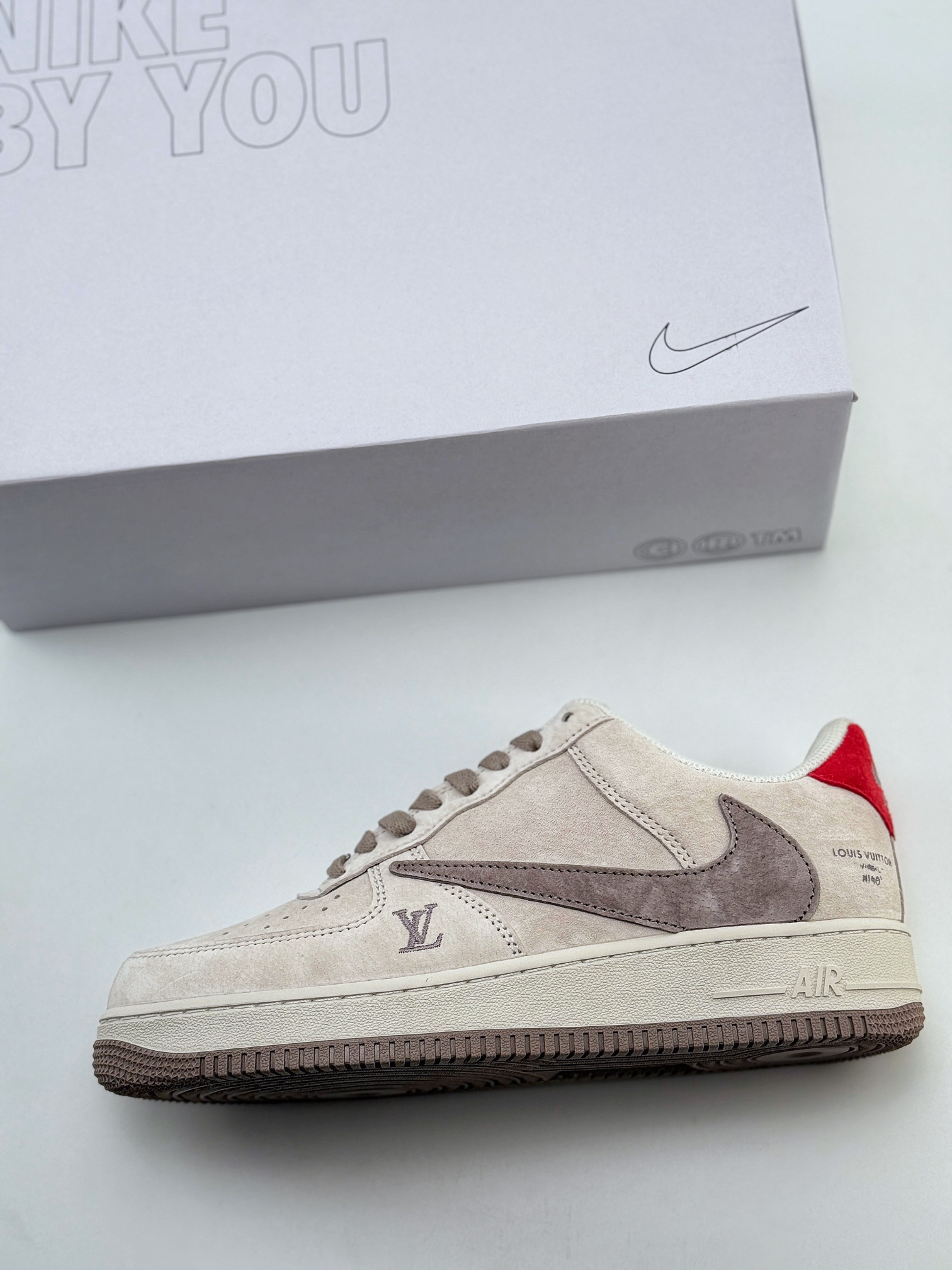 Nike Air Force 1 Low 07 x Louis Vuitton 棕红翻毛倒钩