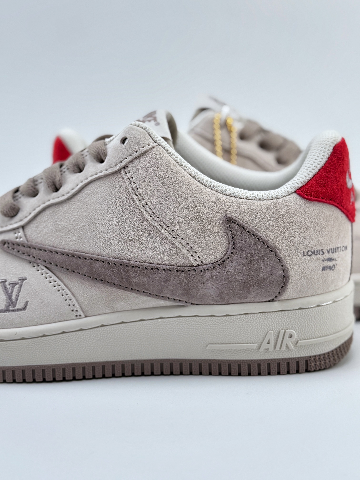 Nike Air Force 1 Low 07 x Louis Vuitton 棕红翻毛倒钩