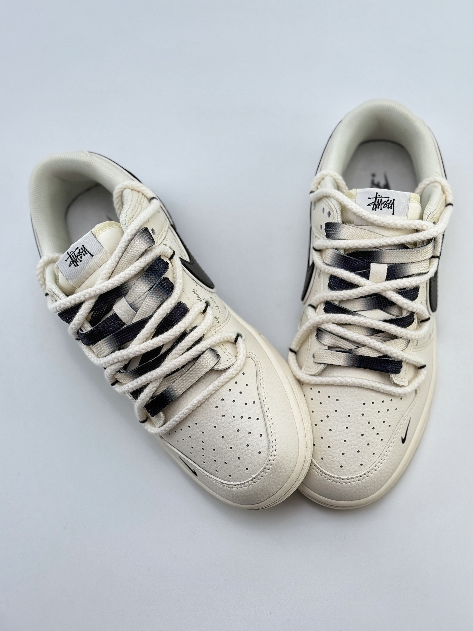 Nike SB Dunk Low x Stussy 白黑小钩绑带  SJ2068-297