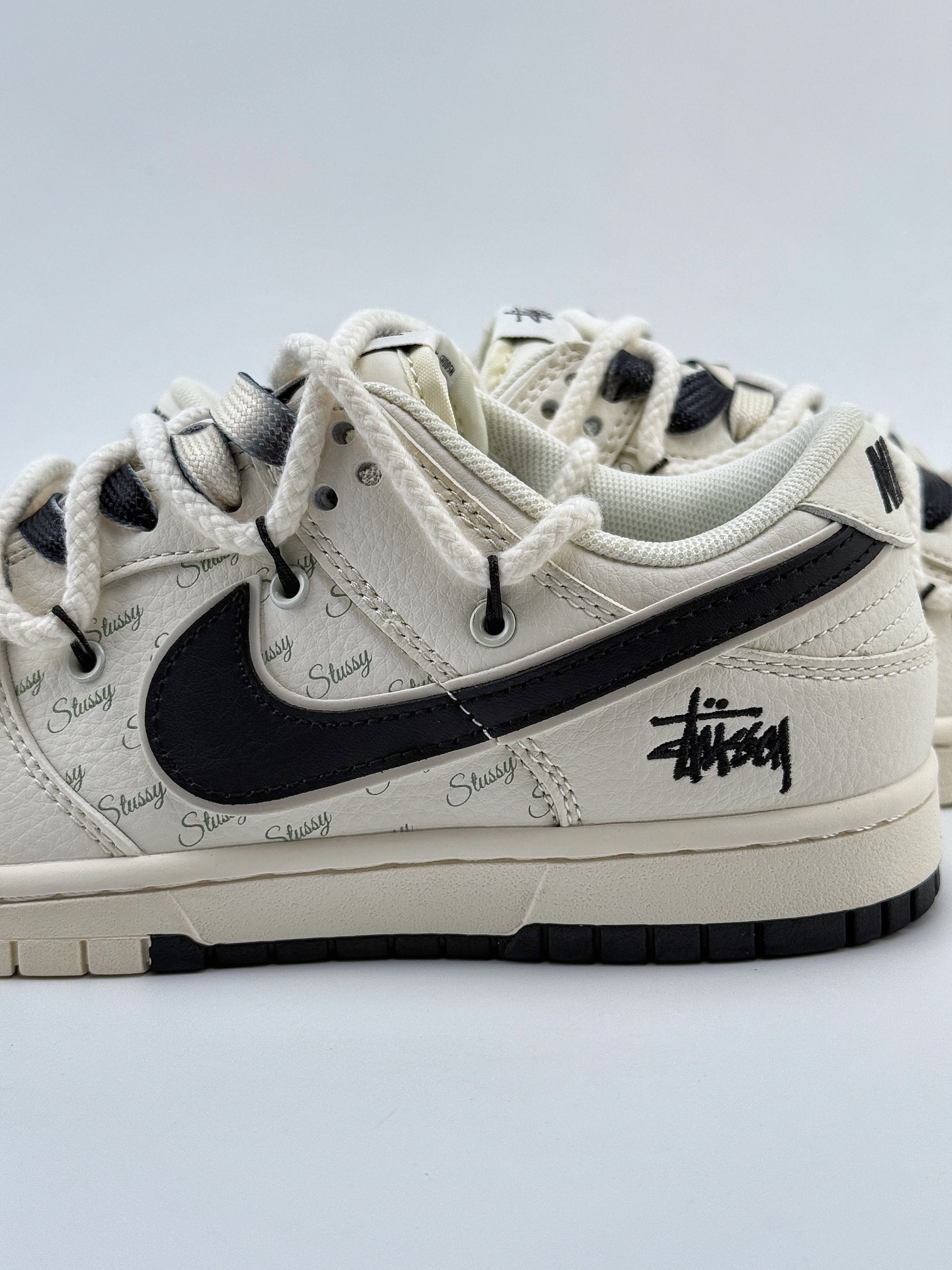 Nike SB Dunk Low x Stussy 白黑小钩绑带  SJ2068-297