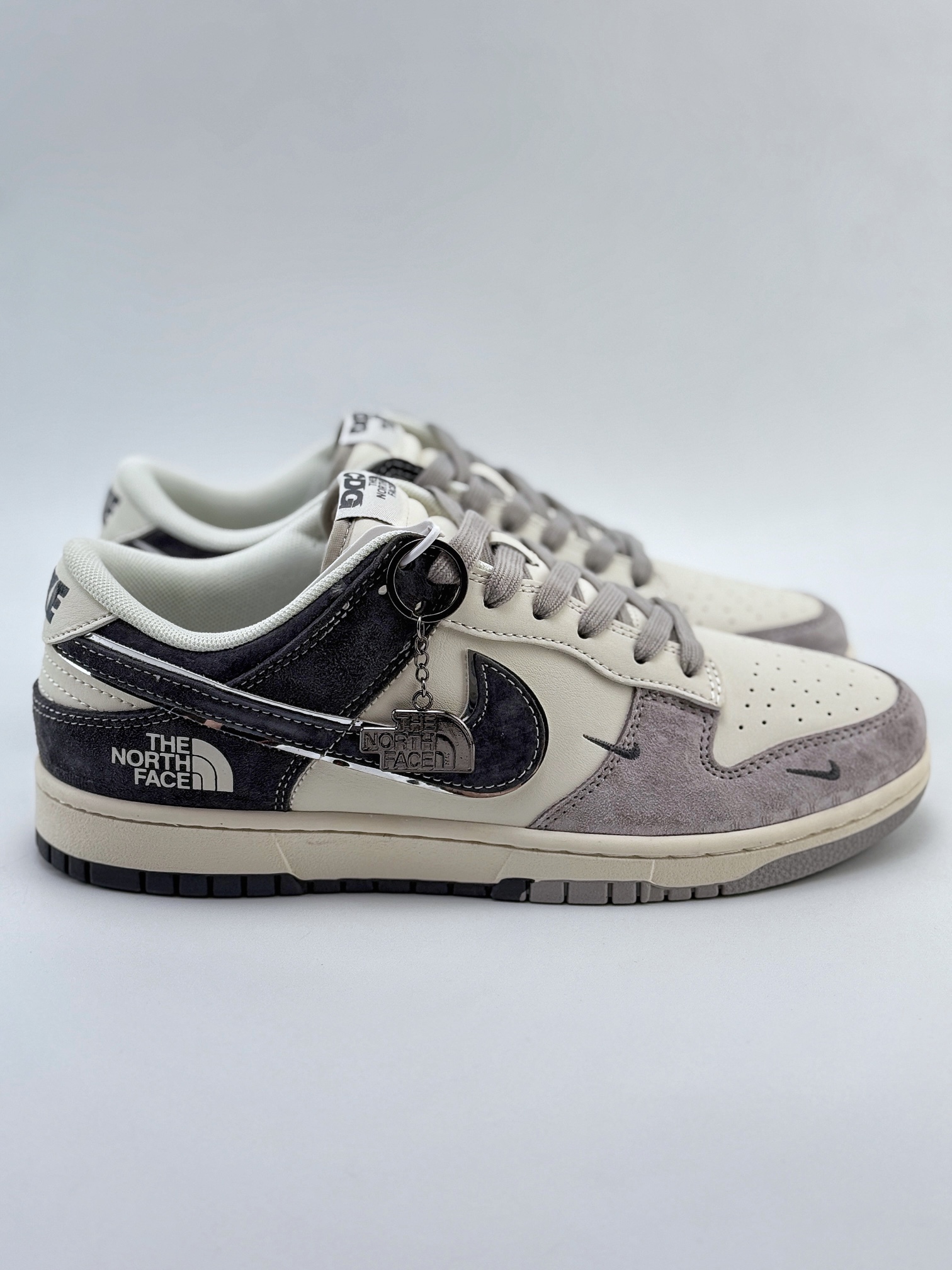 Nike SB Dunk Low x The North Face 米灰黑  DQ1098-519