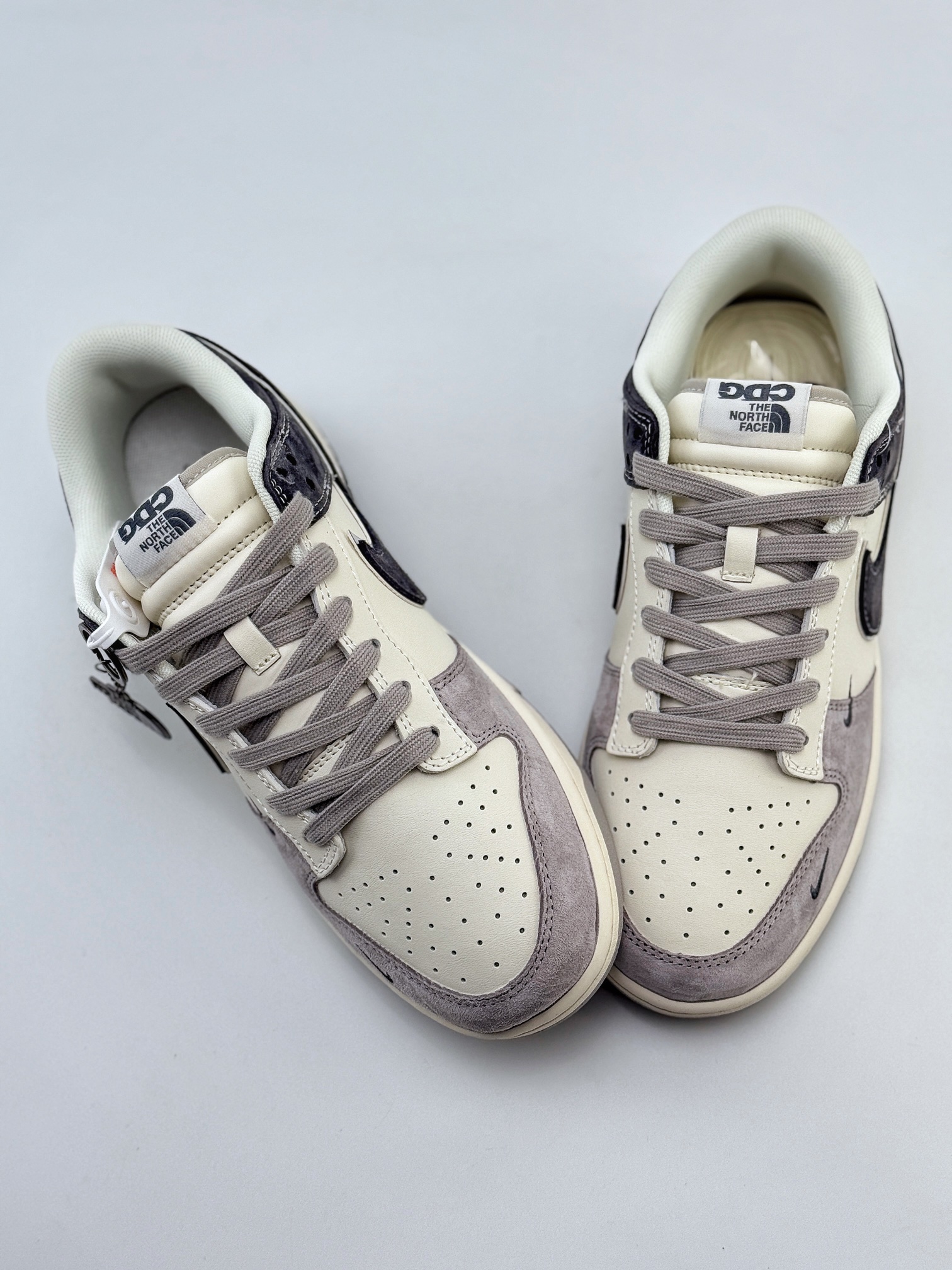 Nike SB Dunk Low x The North Face 米灰黑  DQ1098-519