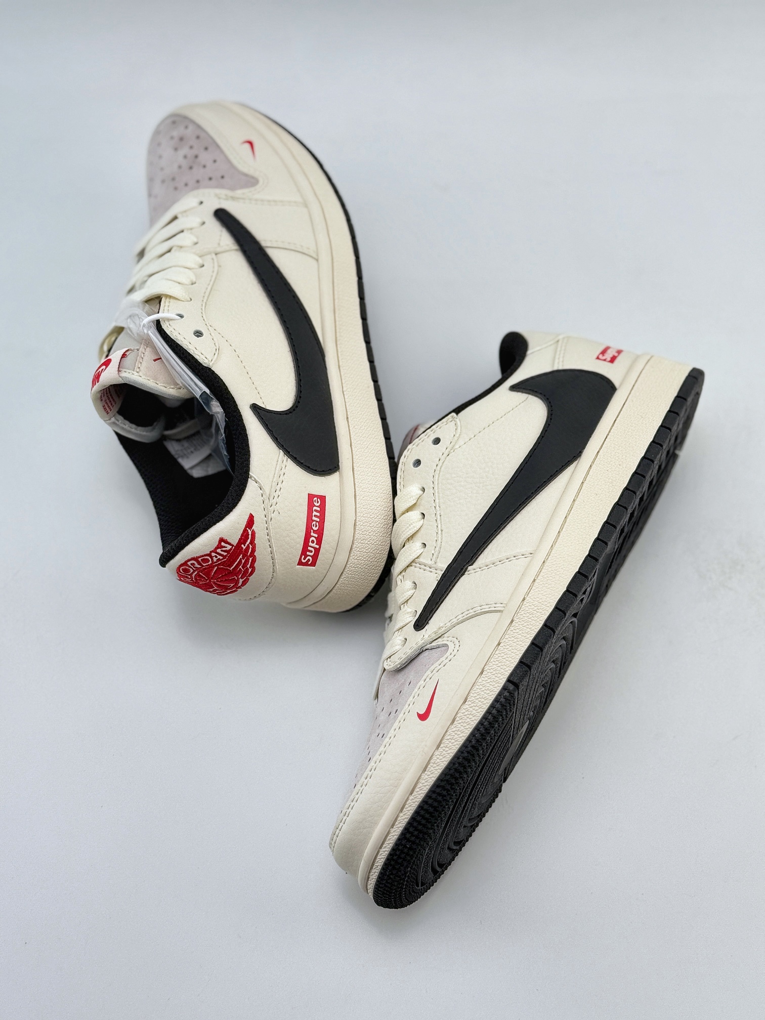 Travis Scott x Nike Air Jordan 1 Low x Supreme Air Jordan 1 Low 反转米黑红小钩倒钩  LJ5188-023