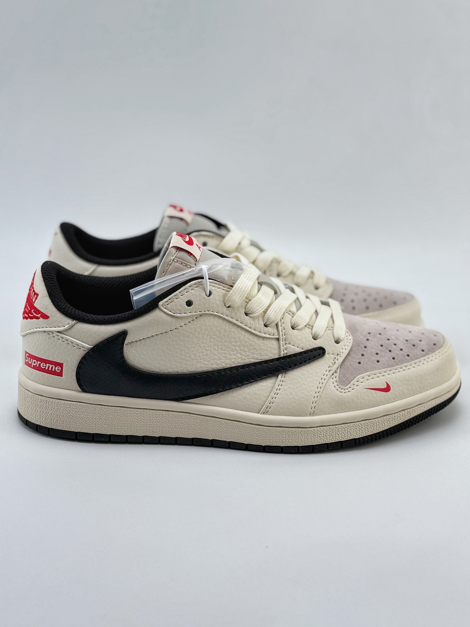 Travis Scott x Nike Air Jordan 1 Low x Supreme Air Jordan 1 Low 反转米黑红小钩倒钩  LJ5188-023