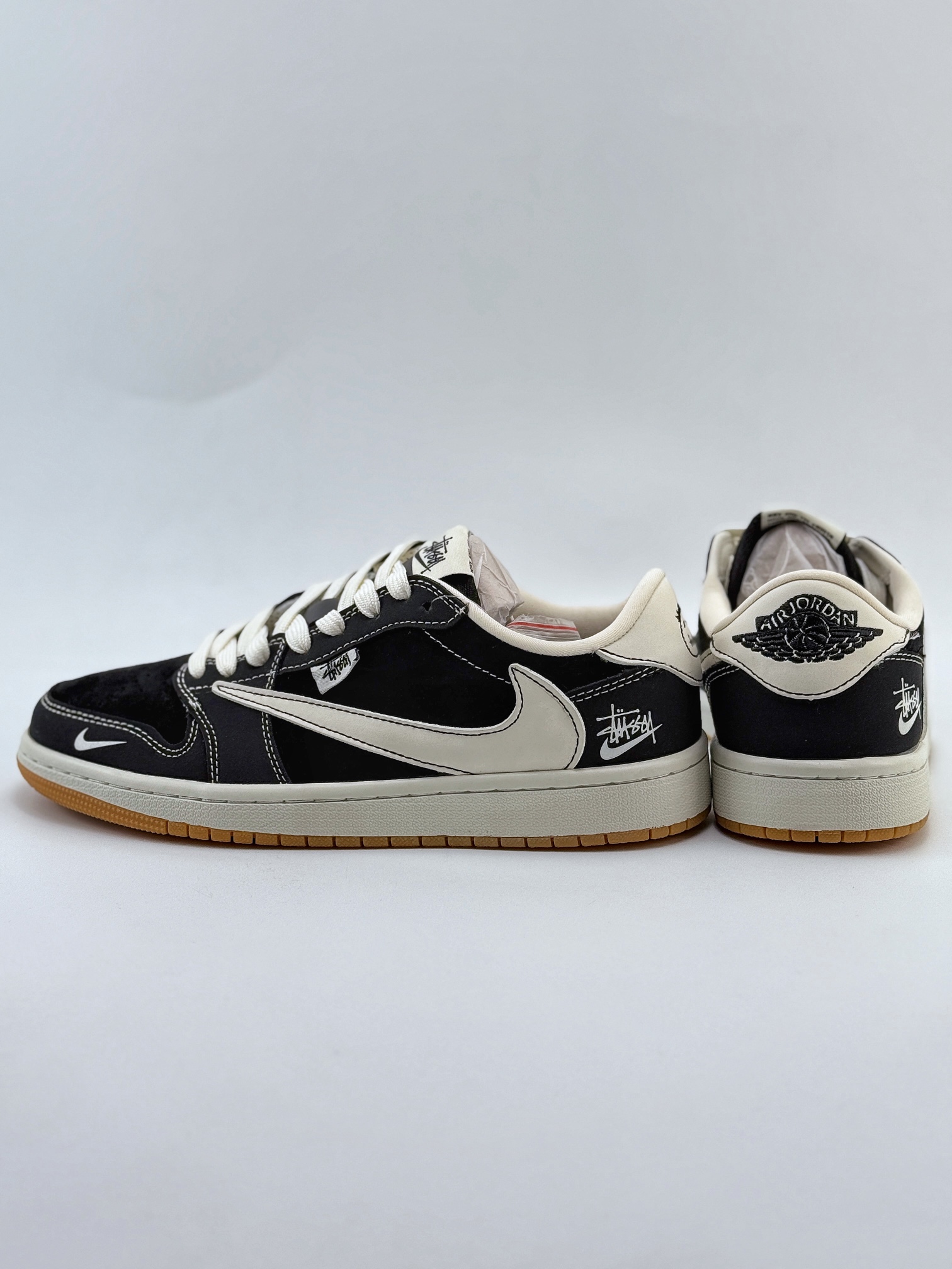 Travis Scott x Nike Air Jordan 1 Low x Stussy Air Jordan 1 Low 反转黑米小钩倒钩  JH6089-004