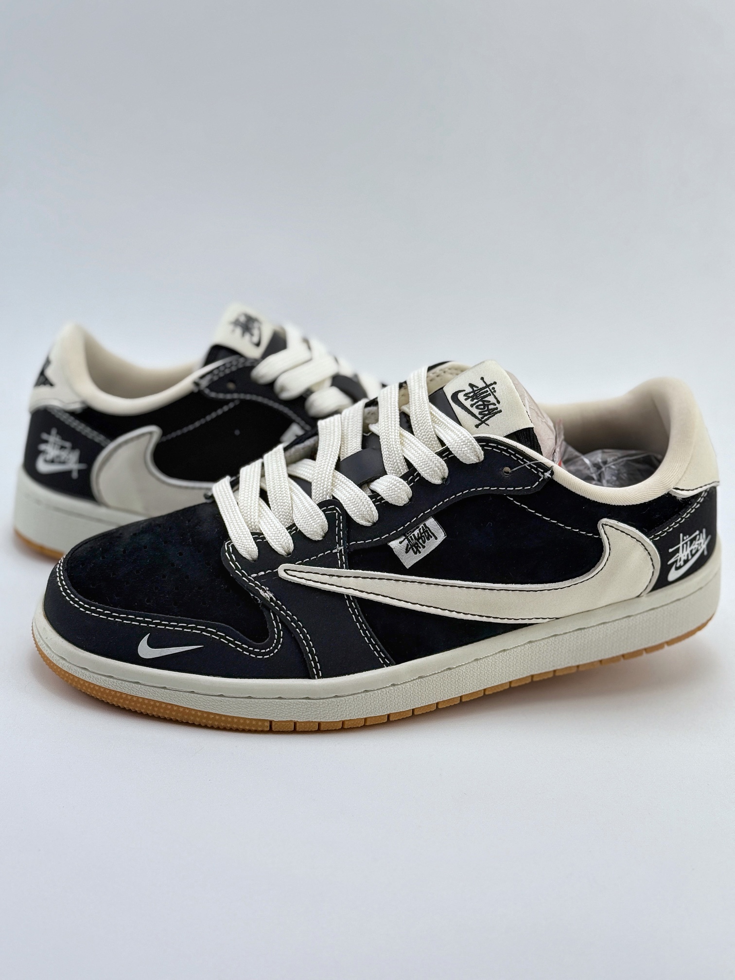 Travis Scott x Nike Air Jordan 1 Low x Stussy Air Jordan 1 Low 反转黑米小钩倒钩  JH6089-004