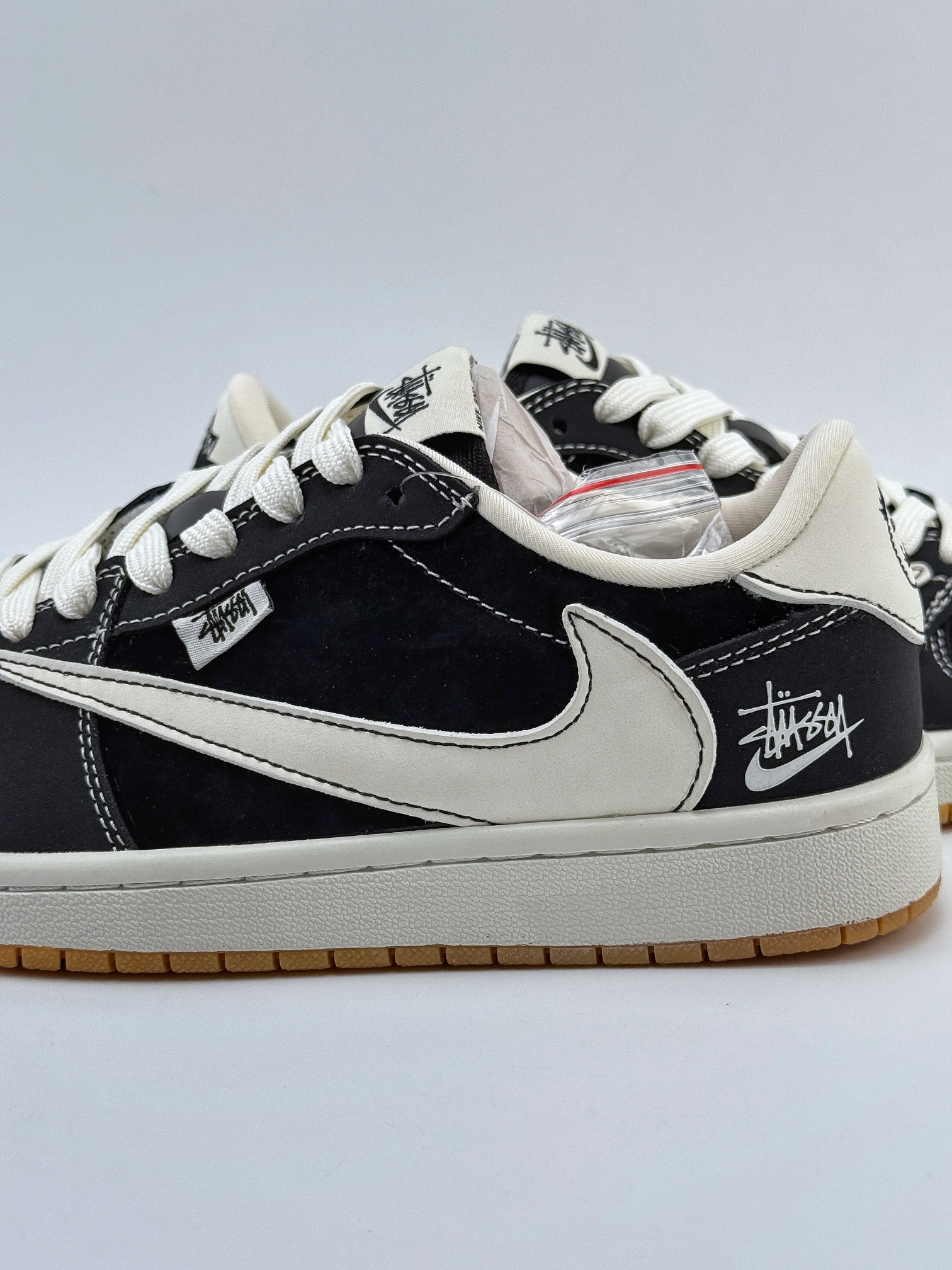 Travis Scott x Nike Air Jordan 1 Low x Stussy Air Jordan 1 Low 反转黑米小钩倒钩  JH6089-004