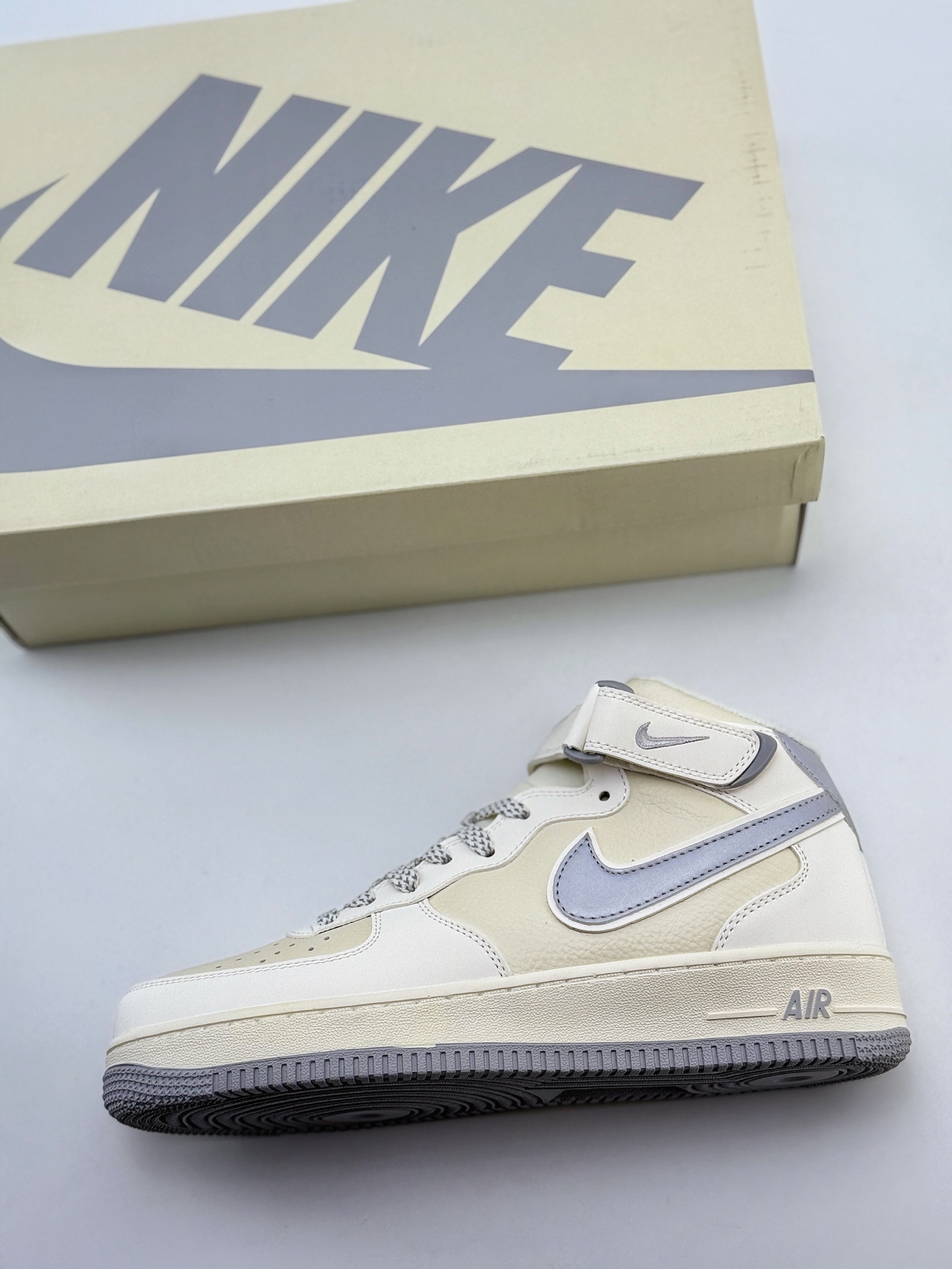 Nike Air Force 1 Mid 07 白银满天星  SH0235-522