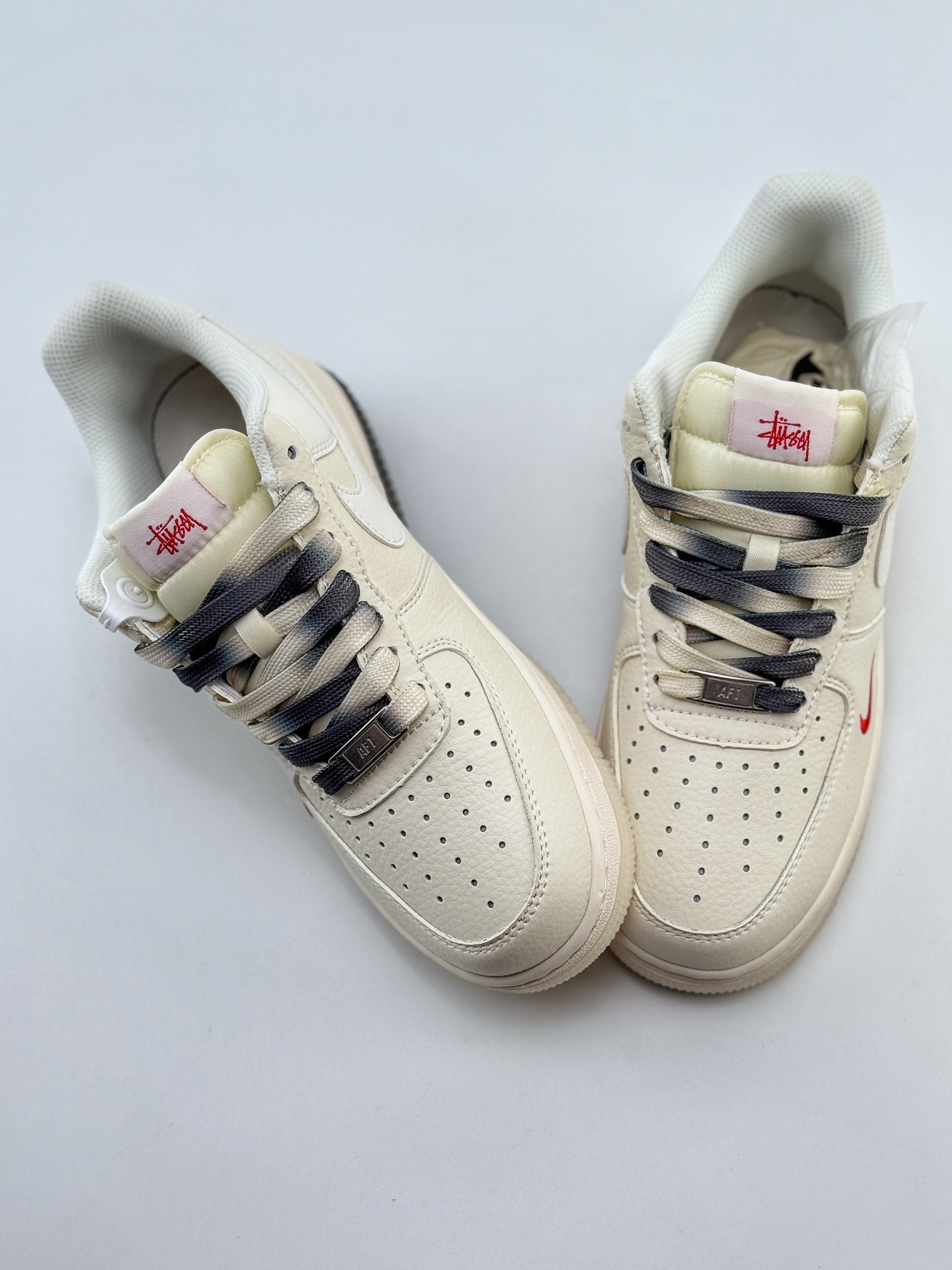 Nike Air Force 1 Low 07 x Stussy 米白红三小钩  XZ6188-015