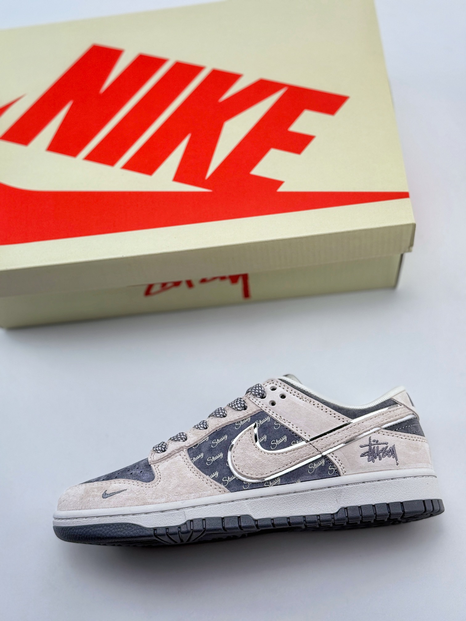 Nike SB Dunk Low x Stussy 灰蓝翻毛小钩满天星  XX2025-578