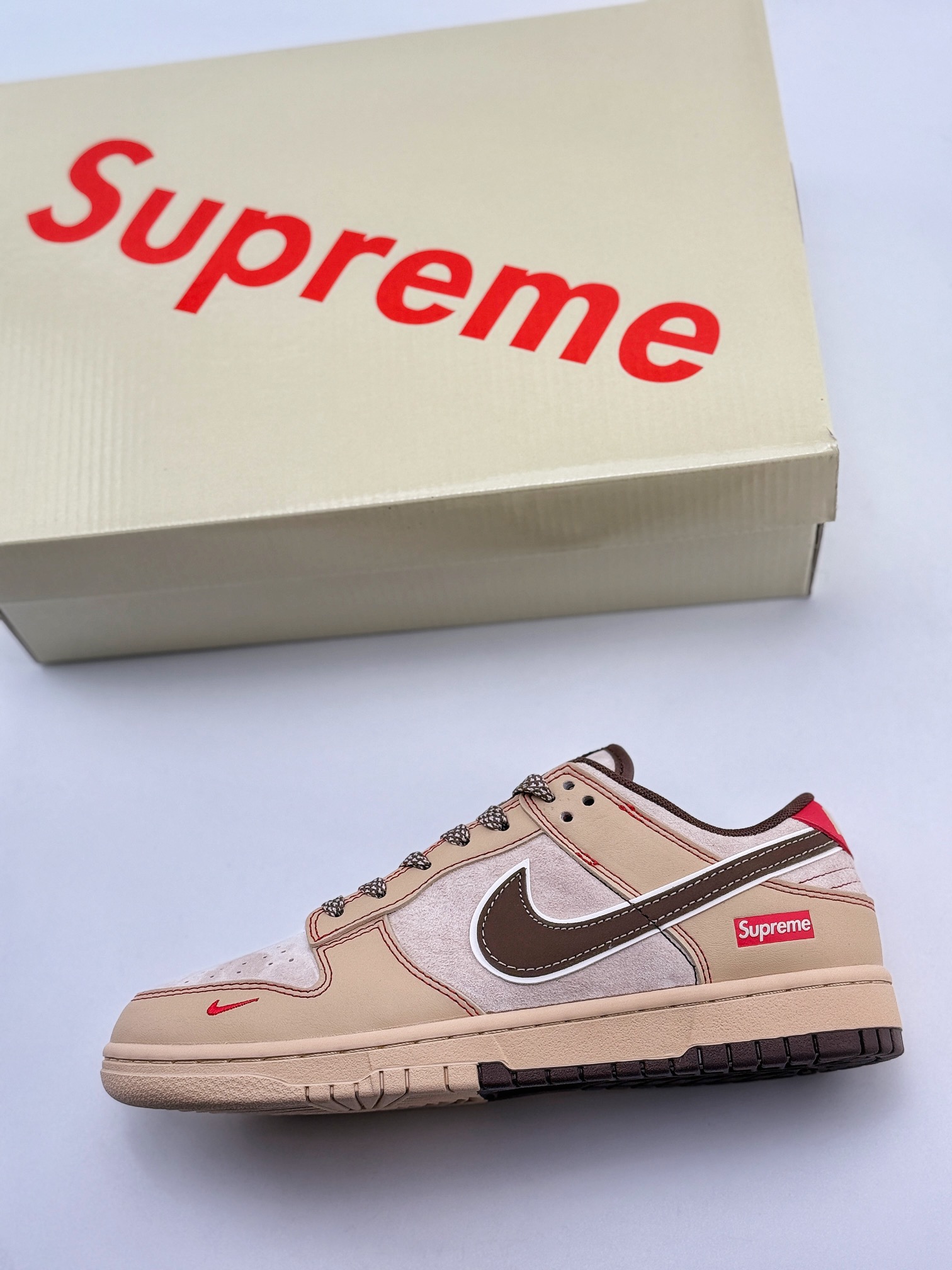 Nike SB Dunk Low x Supreme 米棕红小钩满天星  MM1089-021