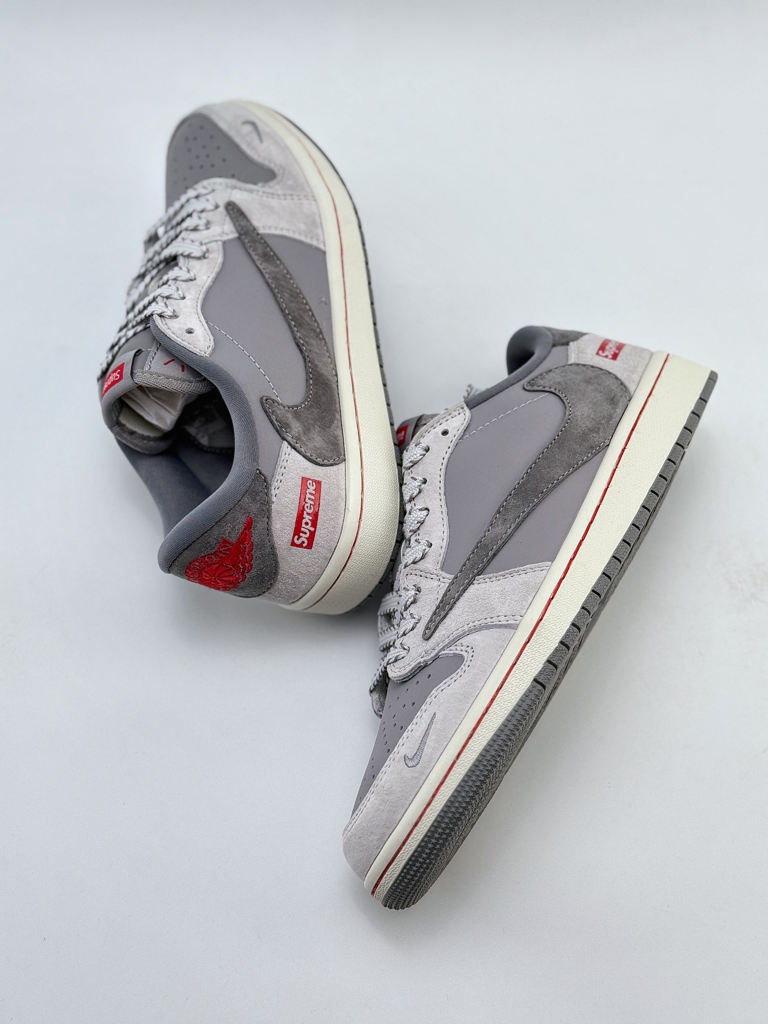 Travis Scott x Nike Air Jordan 1 Low x Supreme Air Jordan 1 Low 反转灰红小标满天星倒钩  JH6089-005