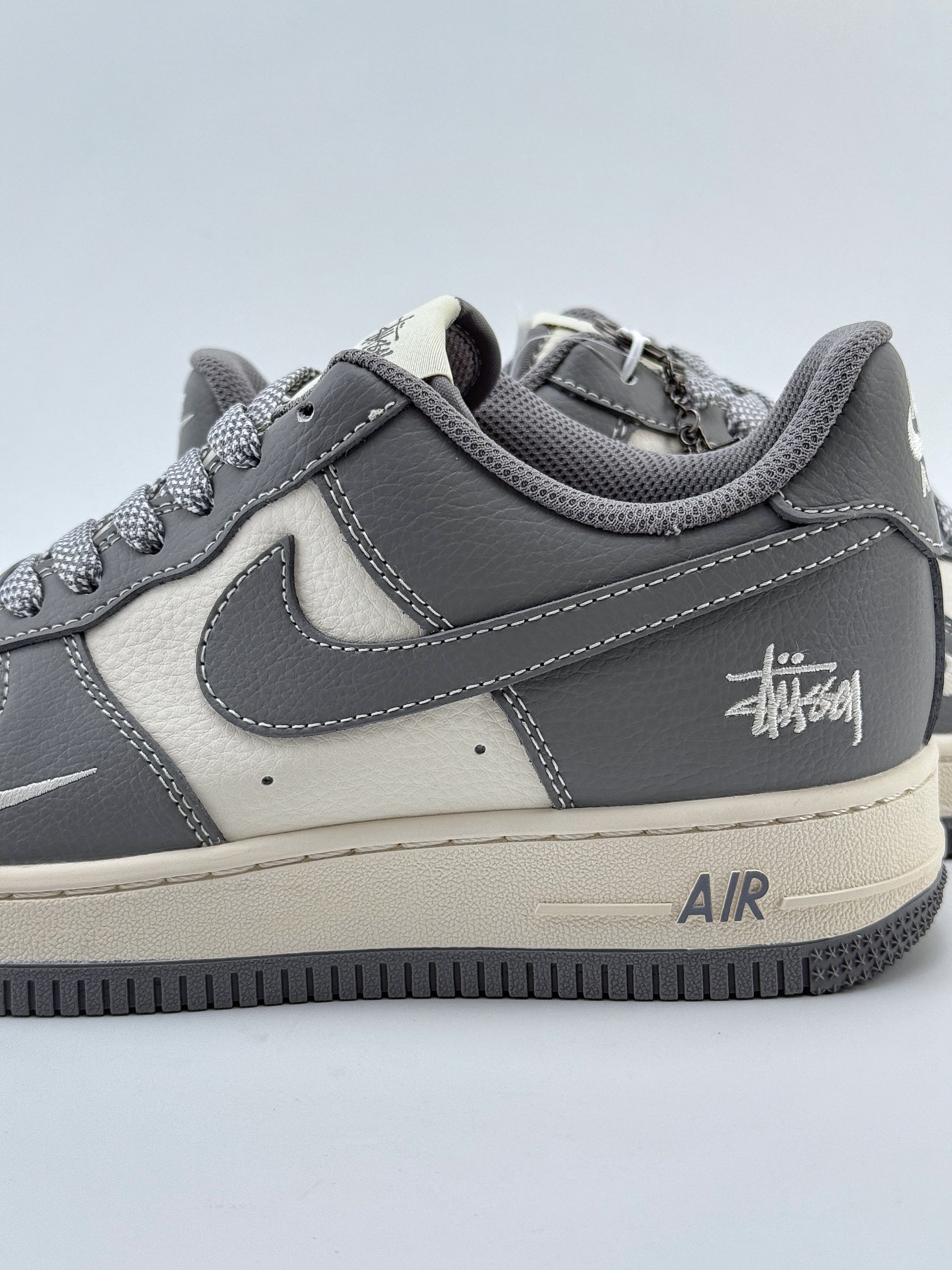 Nike Air Force 1 Low 07 x Stussy 米灰满天星 BB5353-512