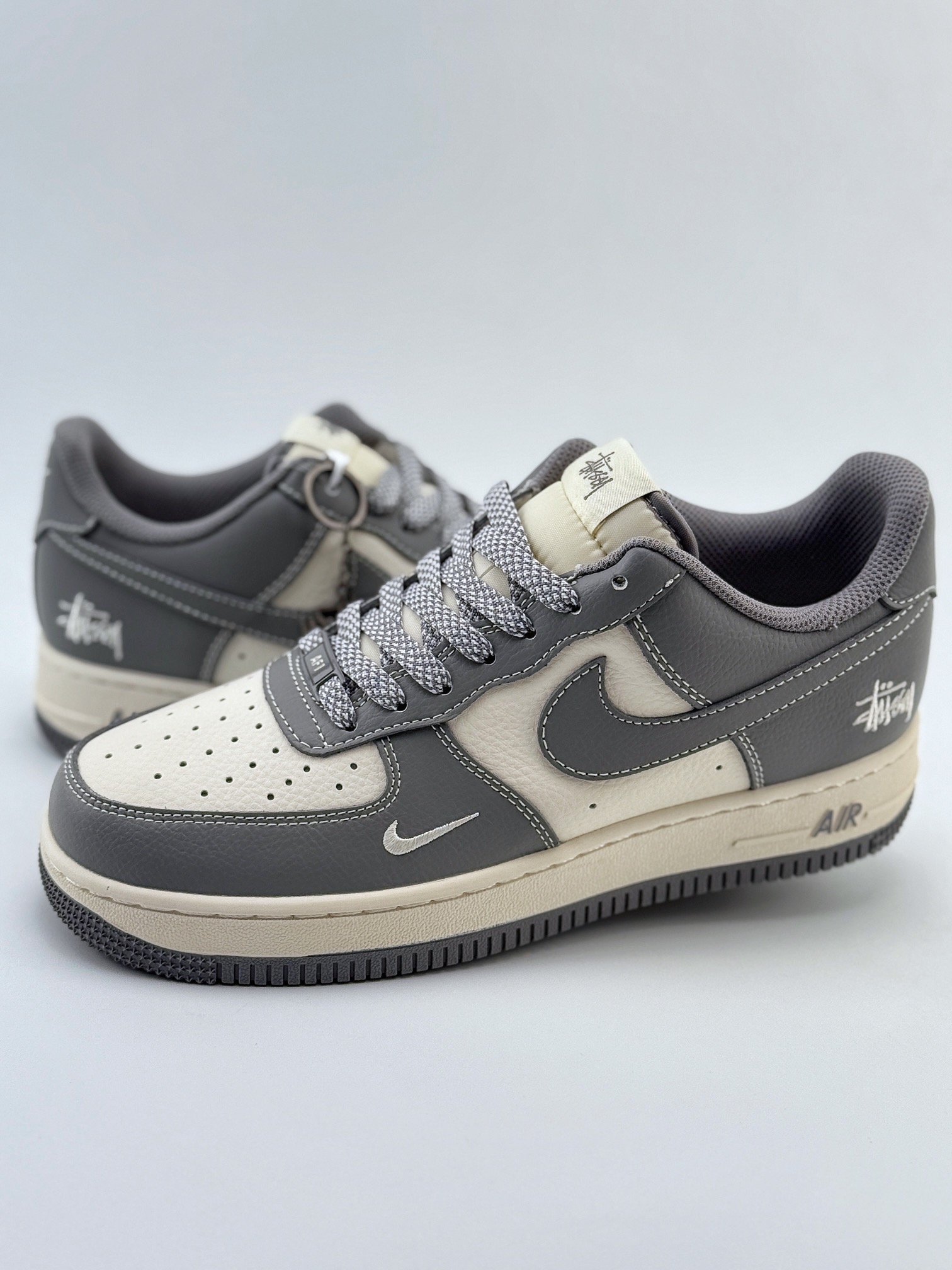 Nike Air Force 1 Low 07 x Stussy 米灰满天星 BB5353-512