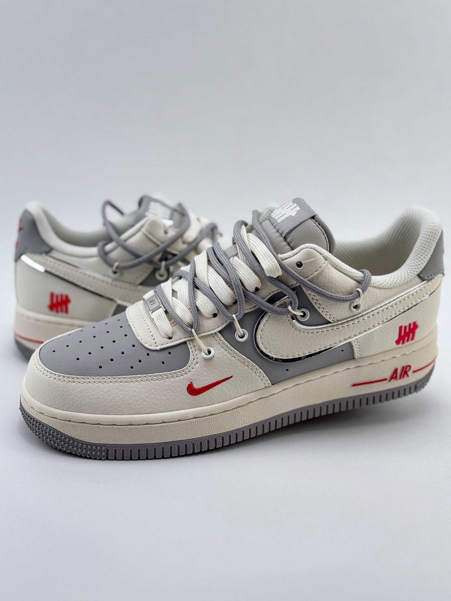 Nike Air Force 1 Low 07 x UNDEFDATED 白灰红小钩绑带  SJ1198-500