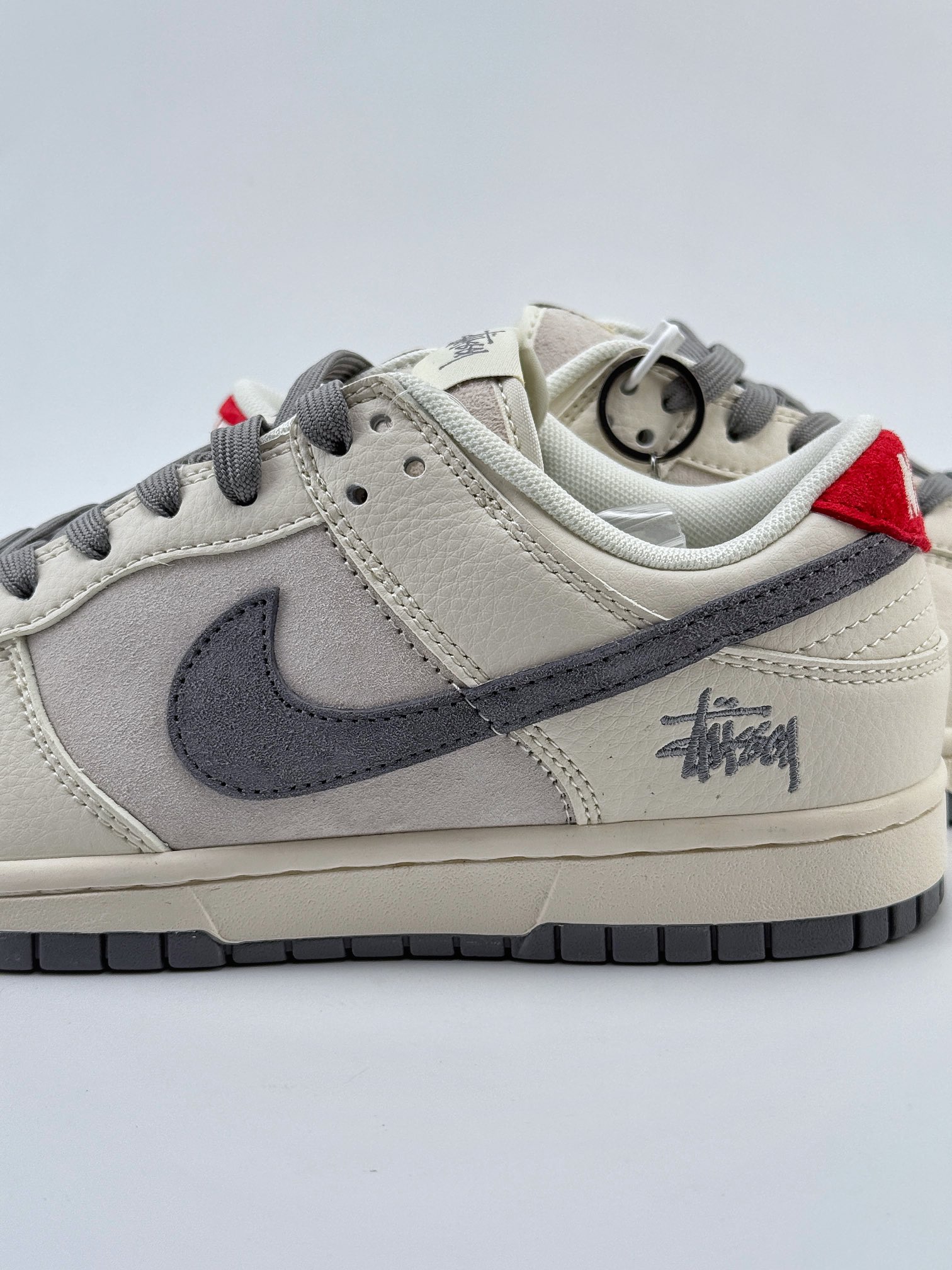 Nike SB Dunk Low x Stussy 白灰红满天星 XY1688-015