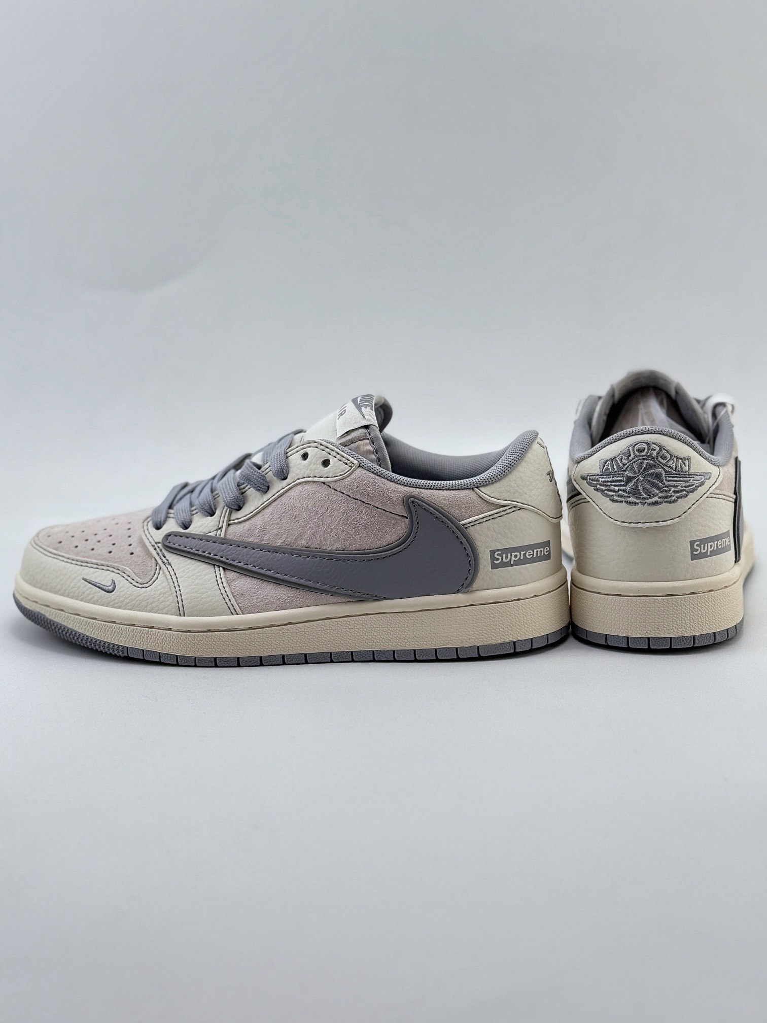 Travis Scott x Nike Air Jordan 1 Low x Supreme Air Jordan 1 Low 反转白灰小钩倒钩  XZ2268-003