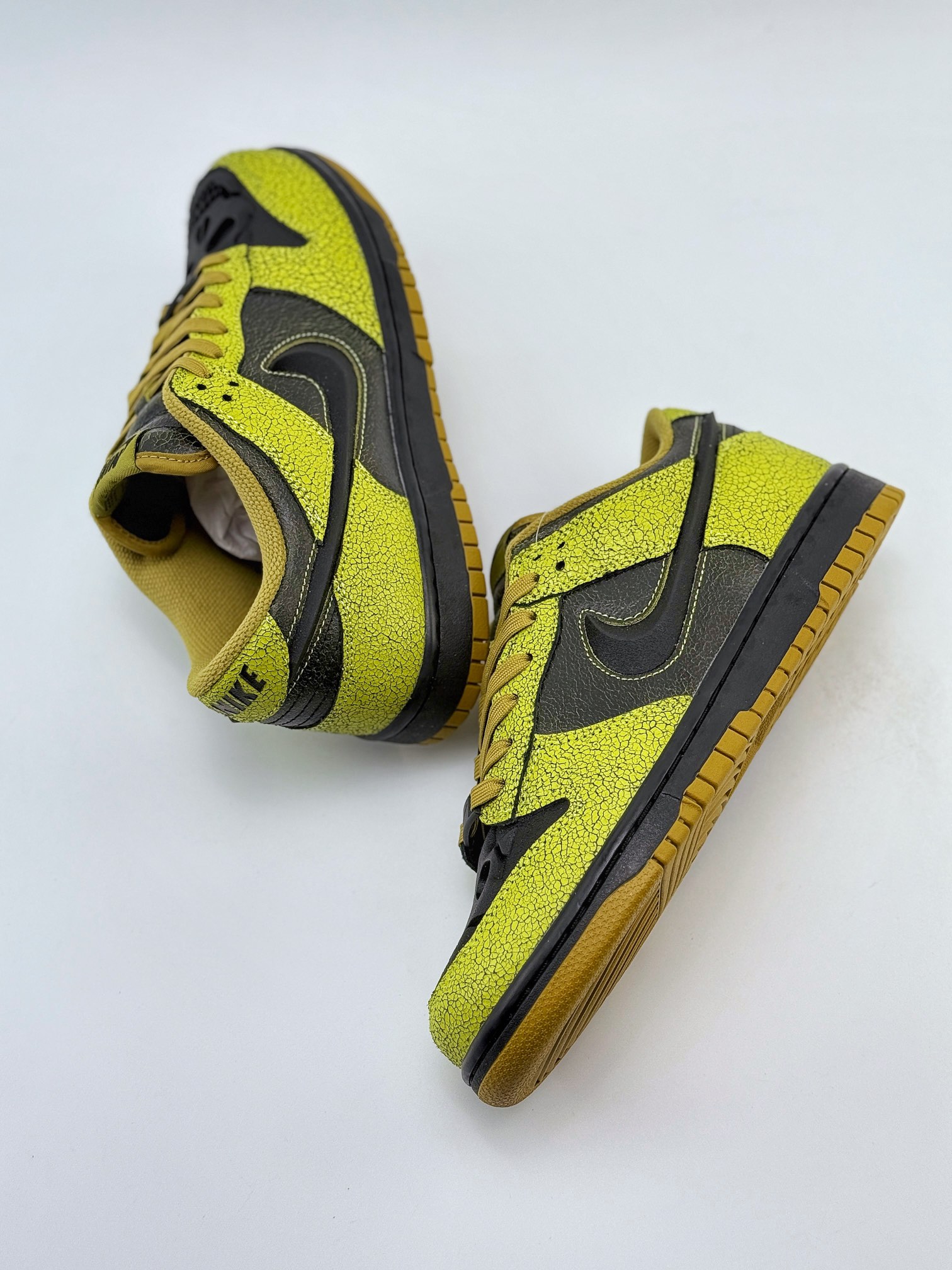 Nike SB Dunk Low ”Halloween” 绿黑  HV6103-300