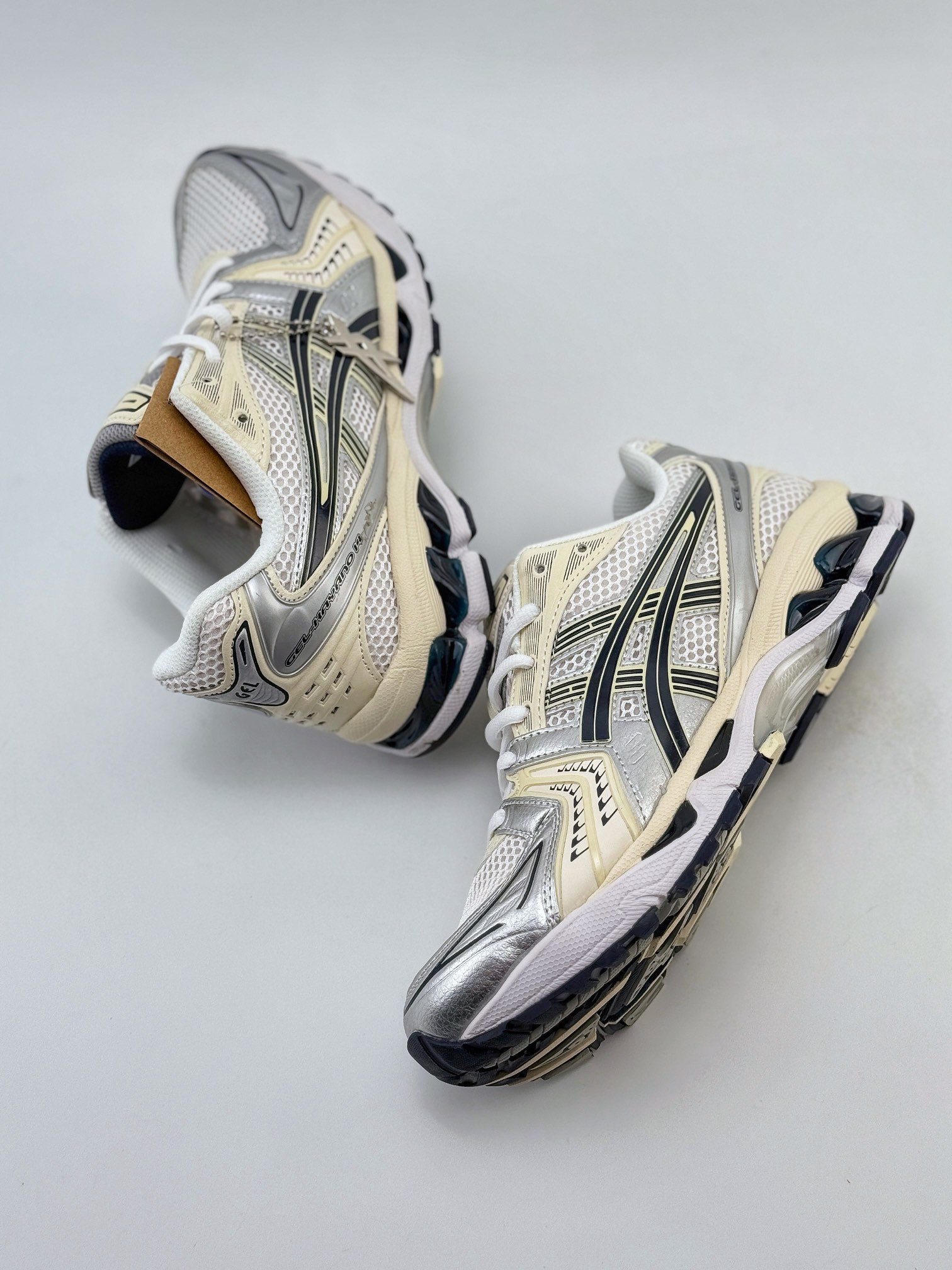 Asics Gel-Kayano 14 版本 亚瑟士运动休闲透气专业跑鞋  1202A056-109