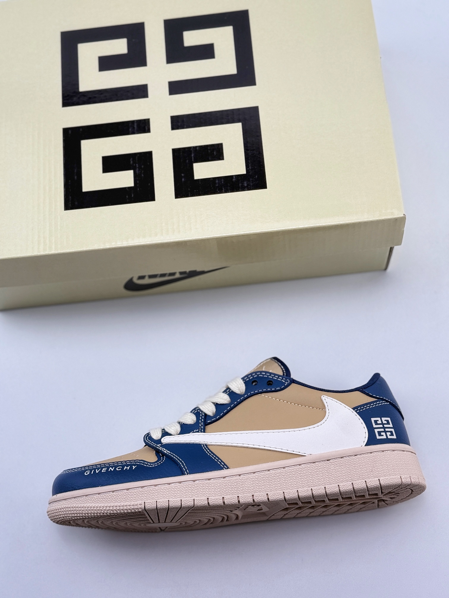 Travis Scott x Nike Air Jordan 1 Low x GIVENCHY Air Jordan 1 Low 反转蓝棕倒钩 QY0568-952
