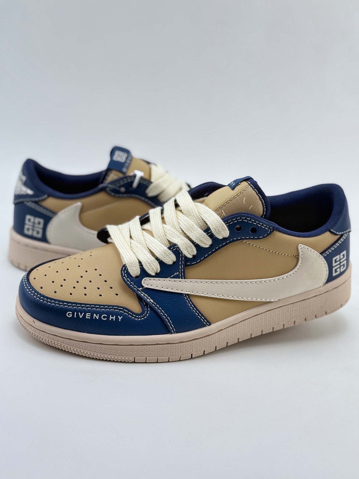 Travis Scott x Nike Air Jordan 1 Low x GIVENCHY Air Jordan 1 Low 反转蓝棕倒钩 QY0568-952