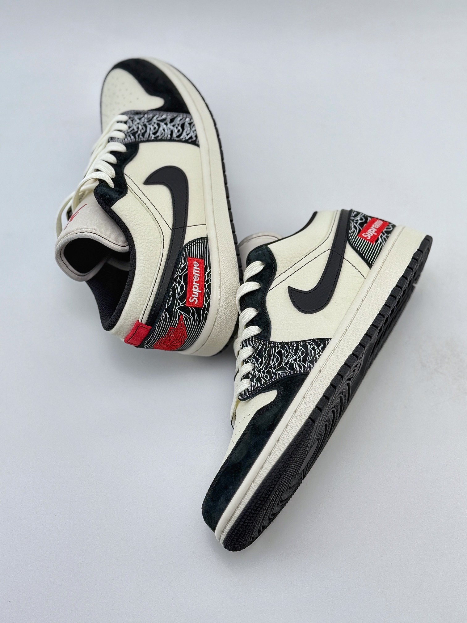 Air Jordan 1 Retro Low x Supreme 米黑 DC2024-032