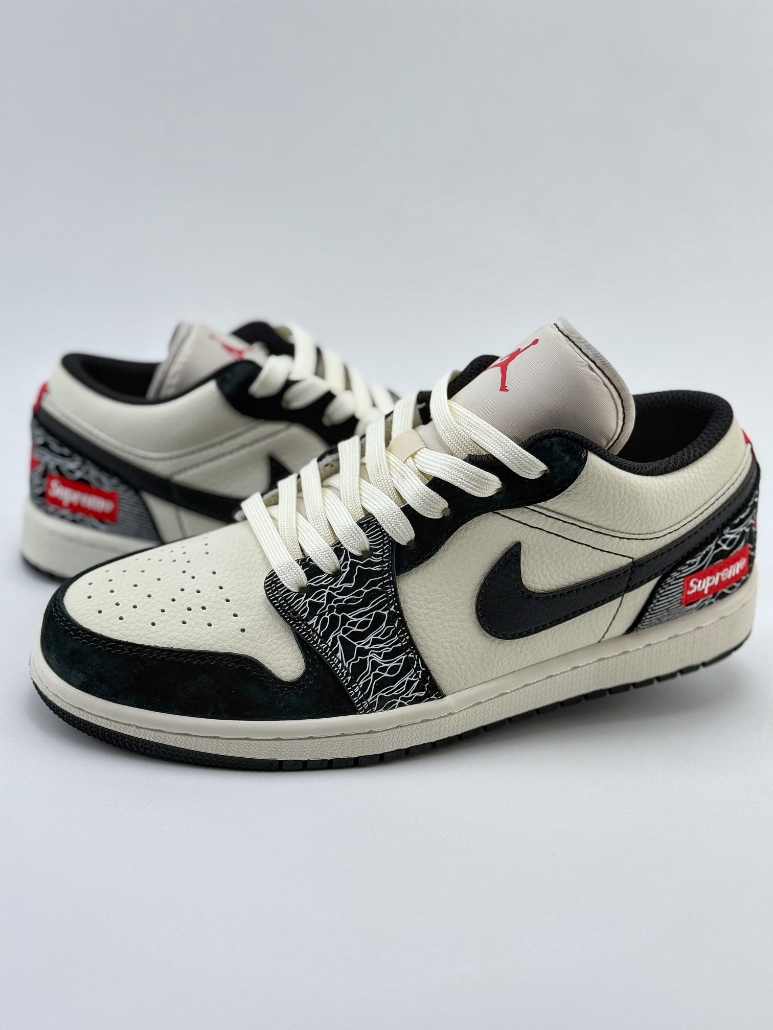 Air Jordan 1 Retro Low x Supreme 米黑 DC2024-032