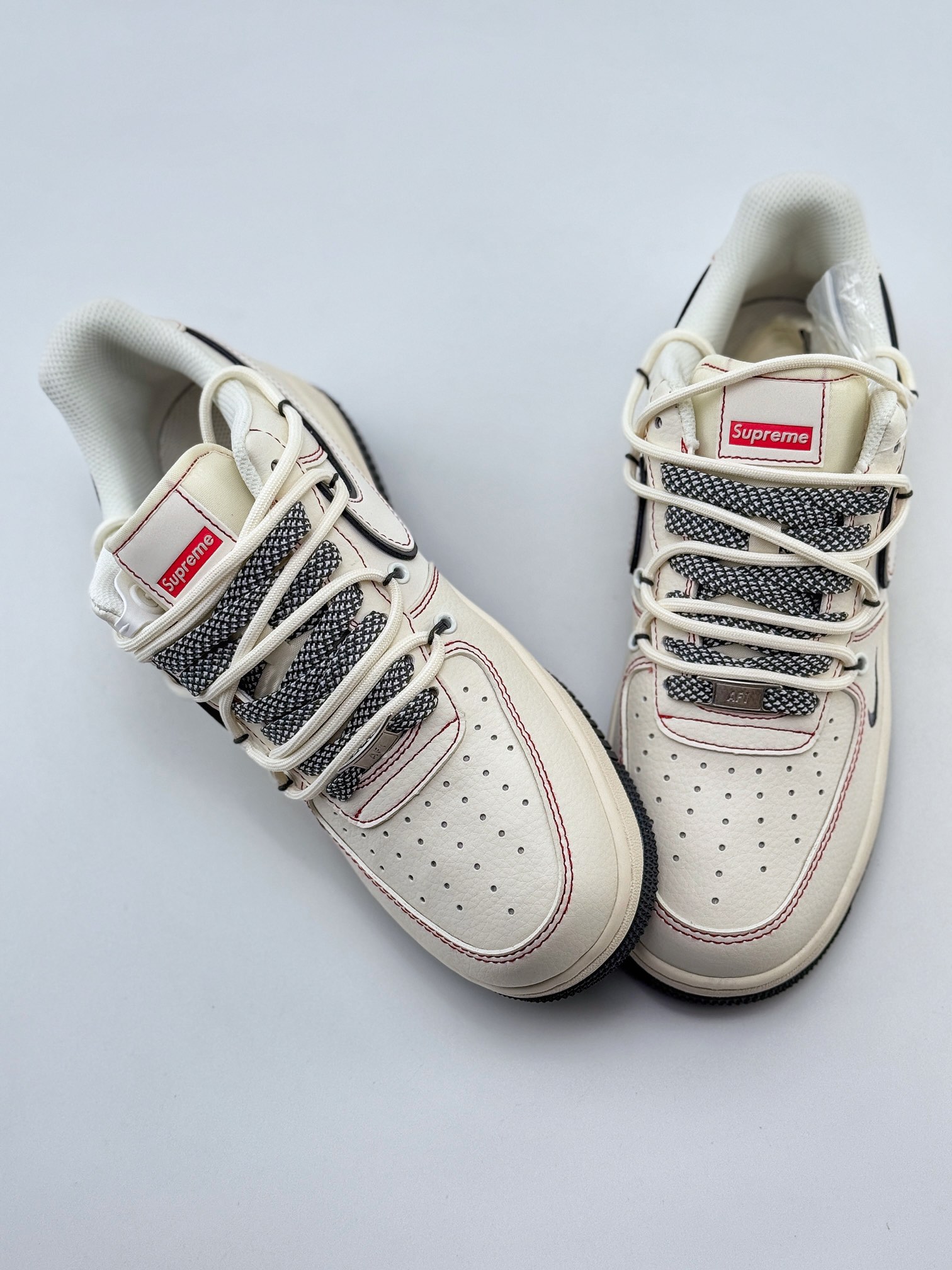 Nike Air Force 1 Low 07 x Supreme 白黑小钩绑带满天星  SJ1198-600