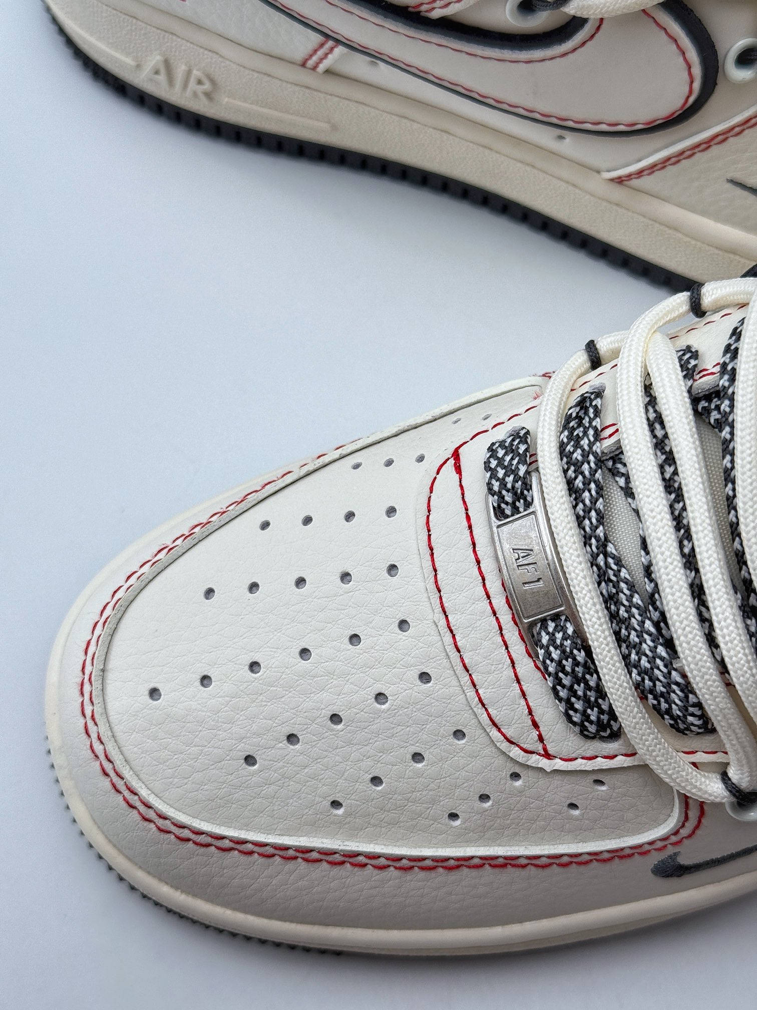 Nike Air Force 1 Low 07 x Supreme 白黑小钩绑带满天星  SJ1198-600