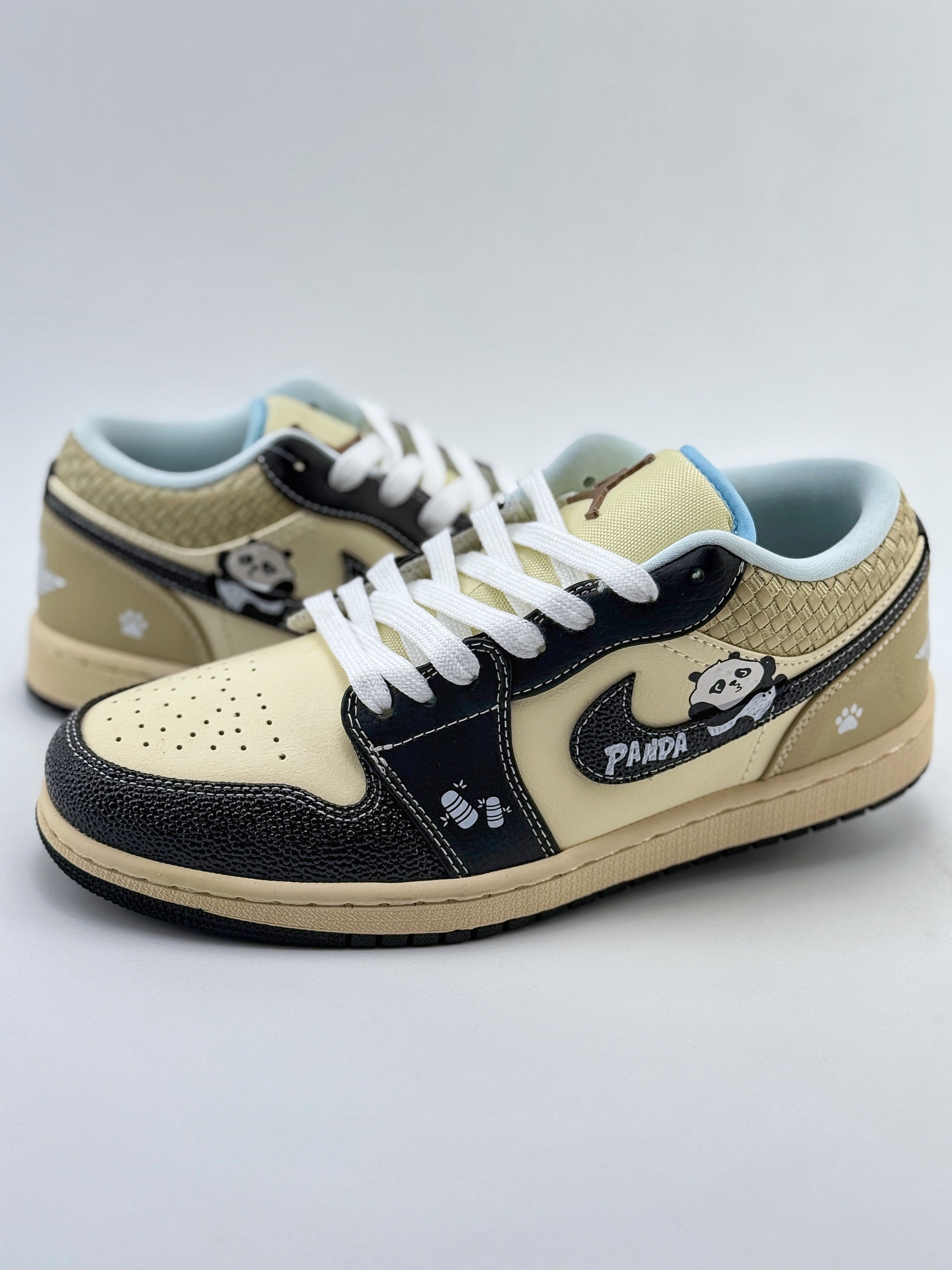Air Jordan 1 Retro Low 嘟嘴熊猫 星之禾  DC0774-101