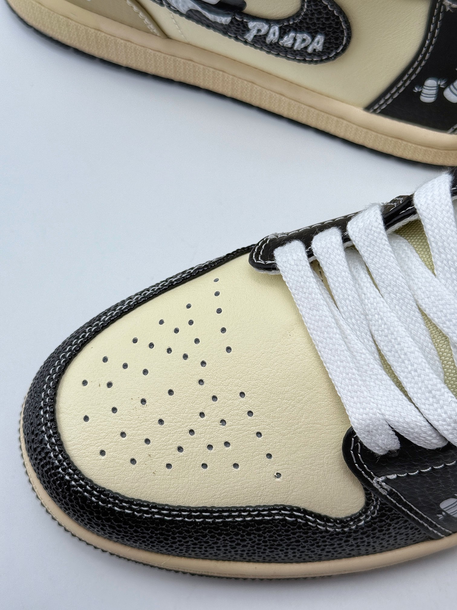 Air Jordan 1 Retro Low 嘟嘴熊猫 星之禾  DC0774-101