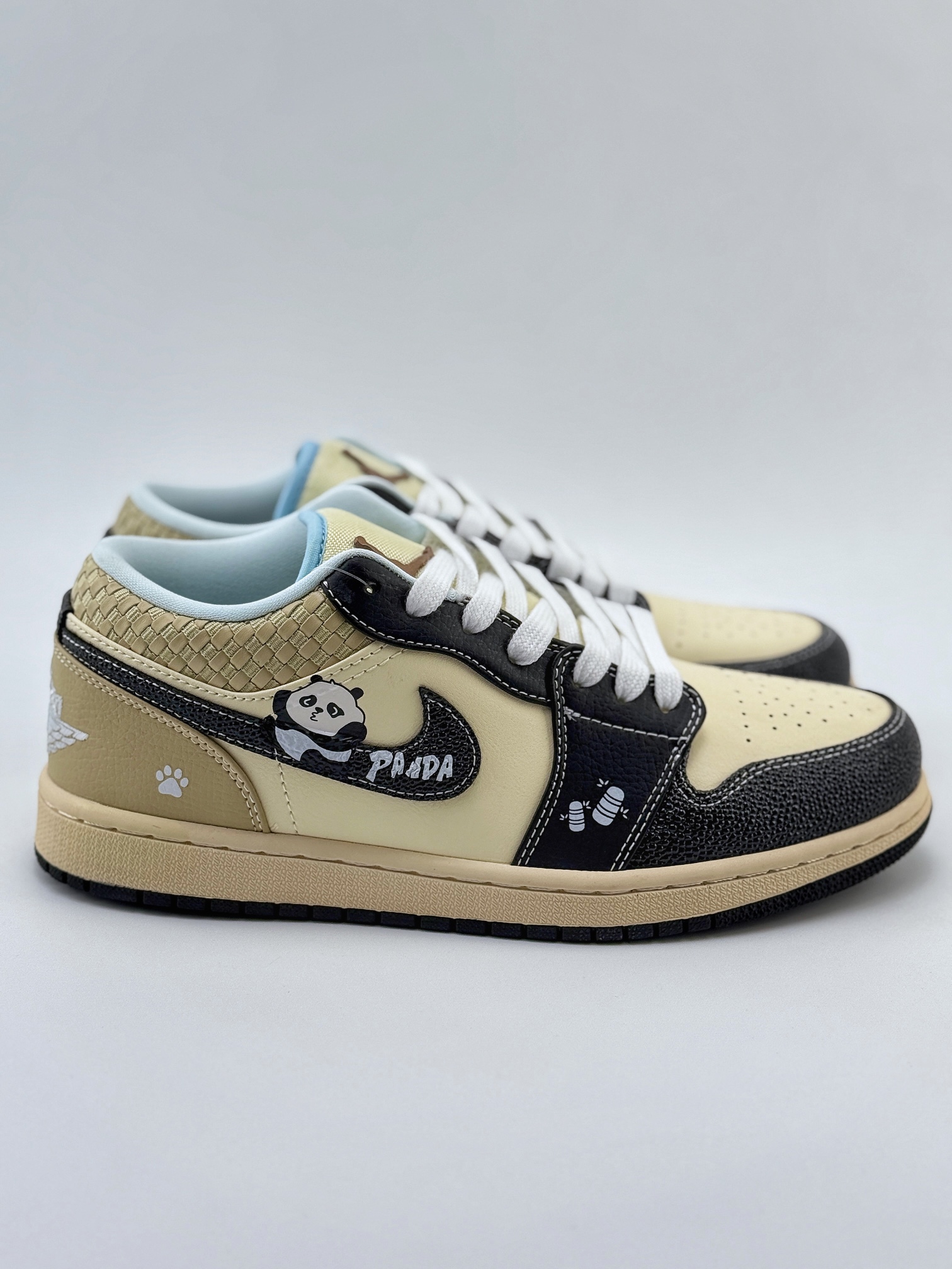 Air Jordan 1 Retro Low 嘟嘴熊猫 星之禾  DC0774-101