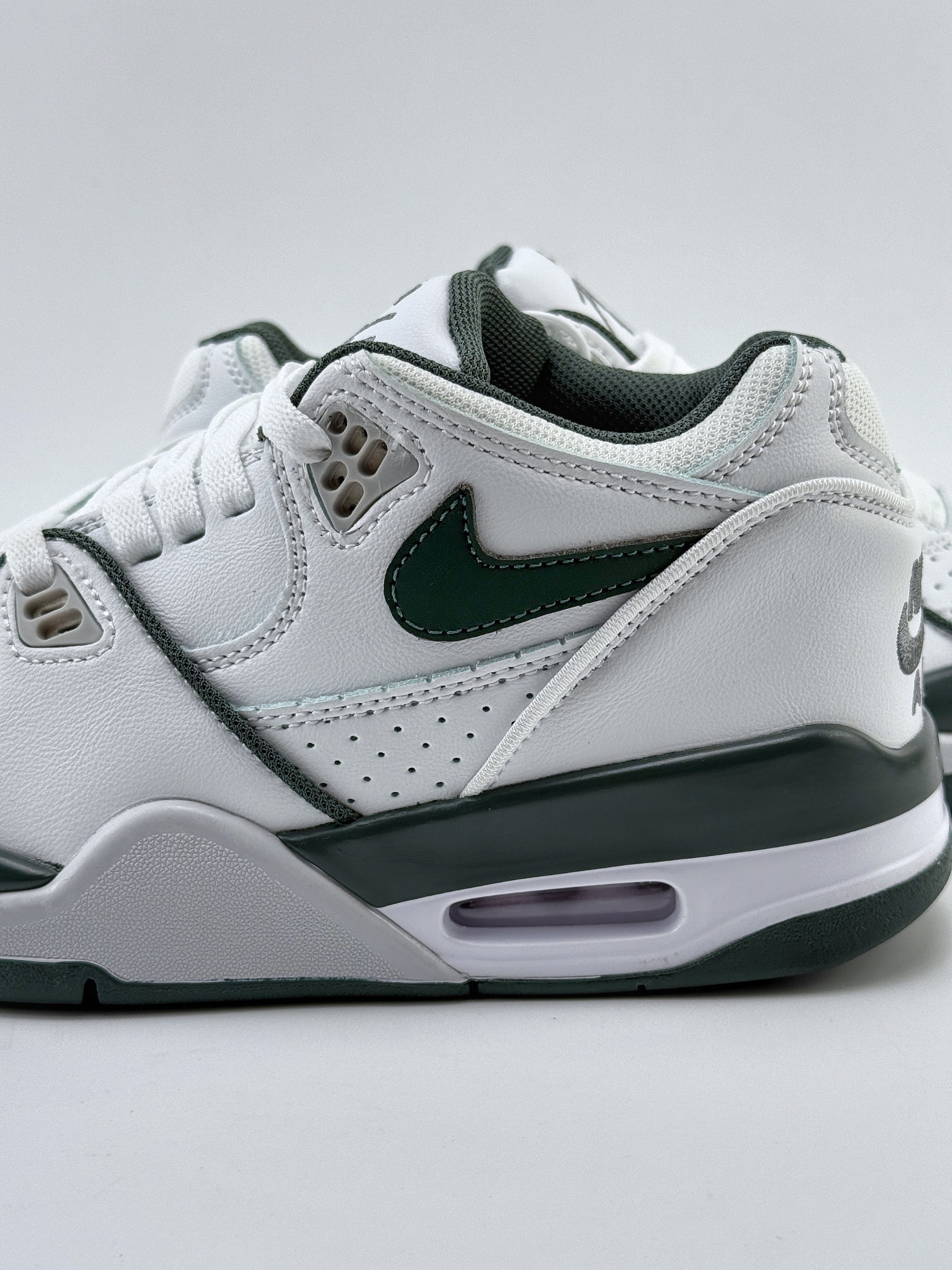 Nike Air Flight 89 ”Gorge Green” 白绿色皮革高帮复古篮球鞋  FQ8256-101