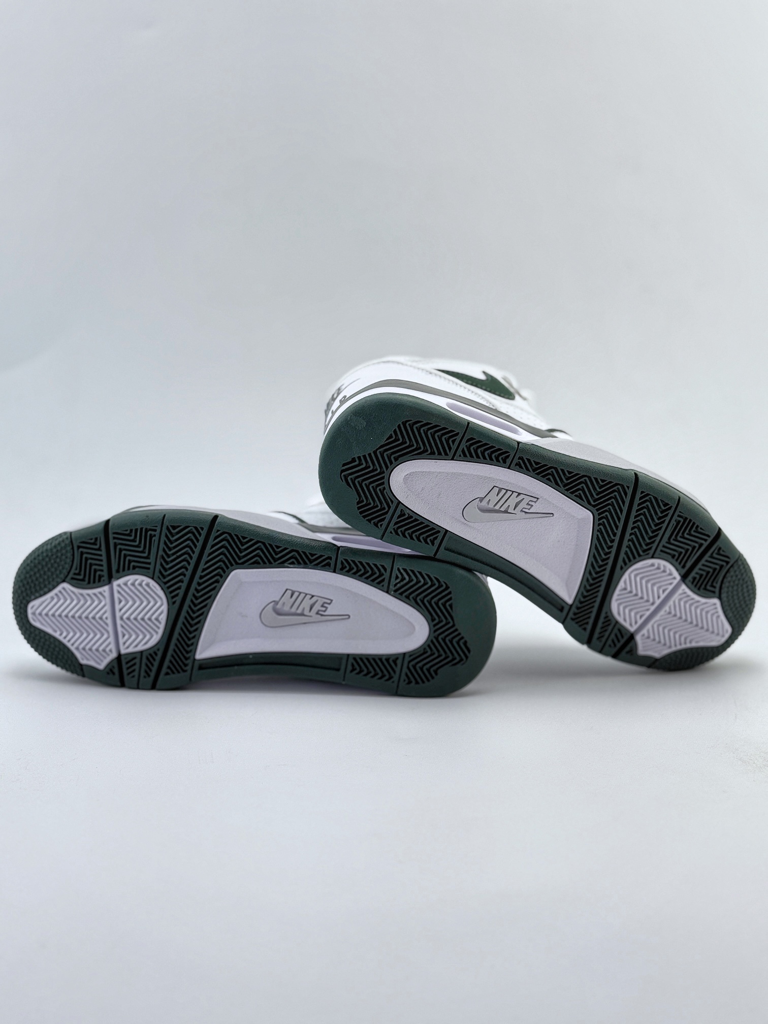 Nike Air Flight 89 ”Gorge Green” 白绿色皮革高帮复古篮球鞋  FQ8256-101