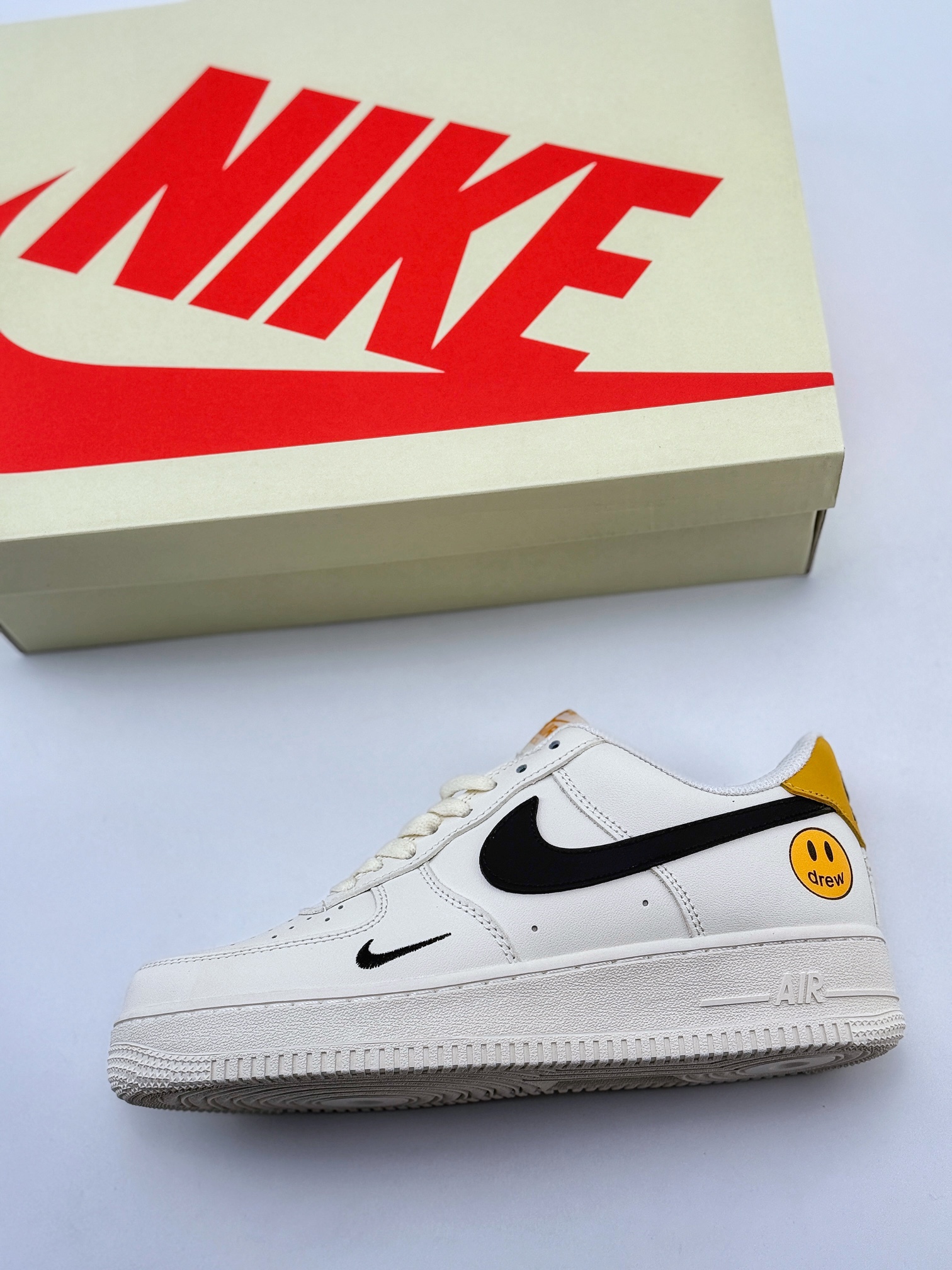 Nike Air Force 1 Low 07 LV8 2 白黄笑脸 DW-110722