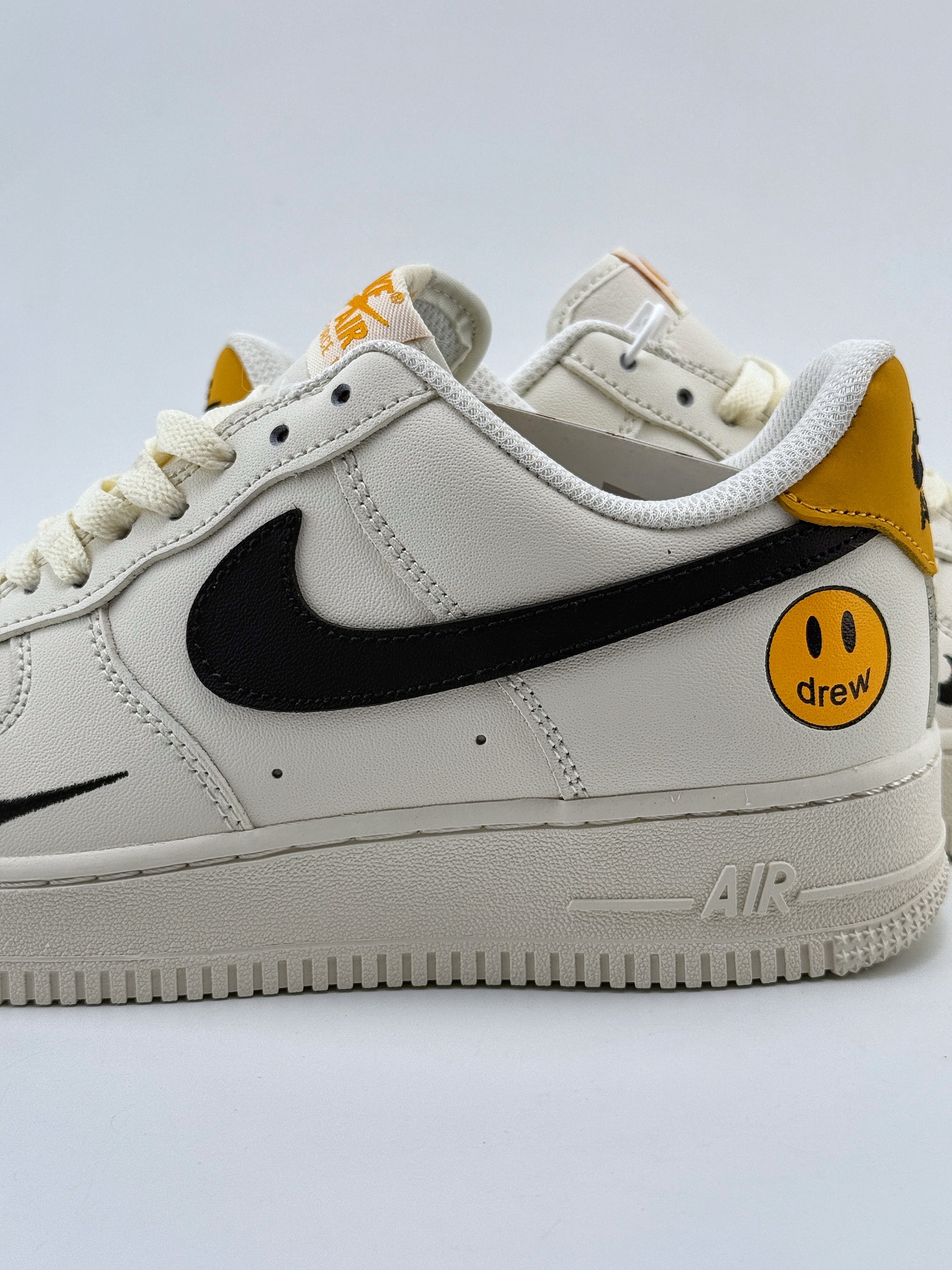 Nike Air Force 1 Low 07 LV8 2 白黄笑脸 DW-110722