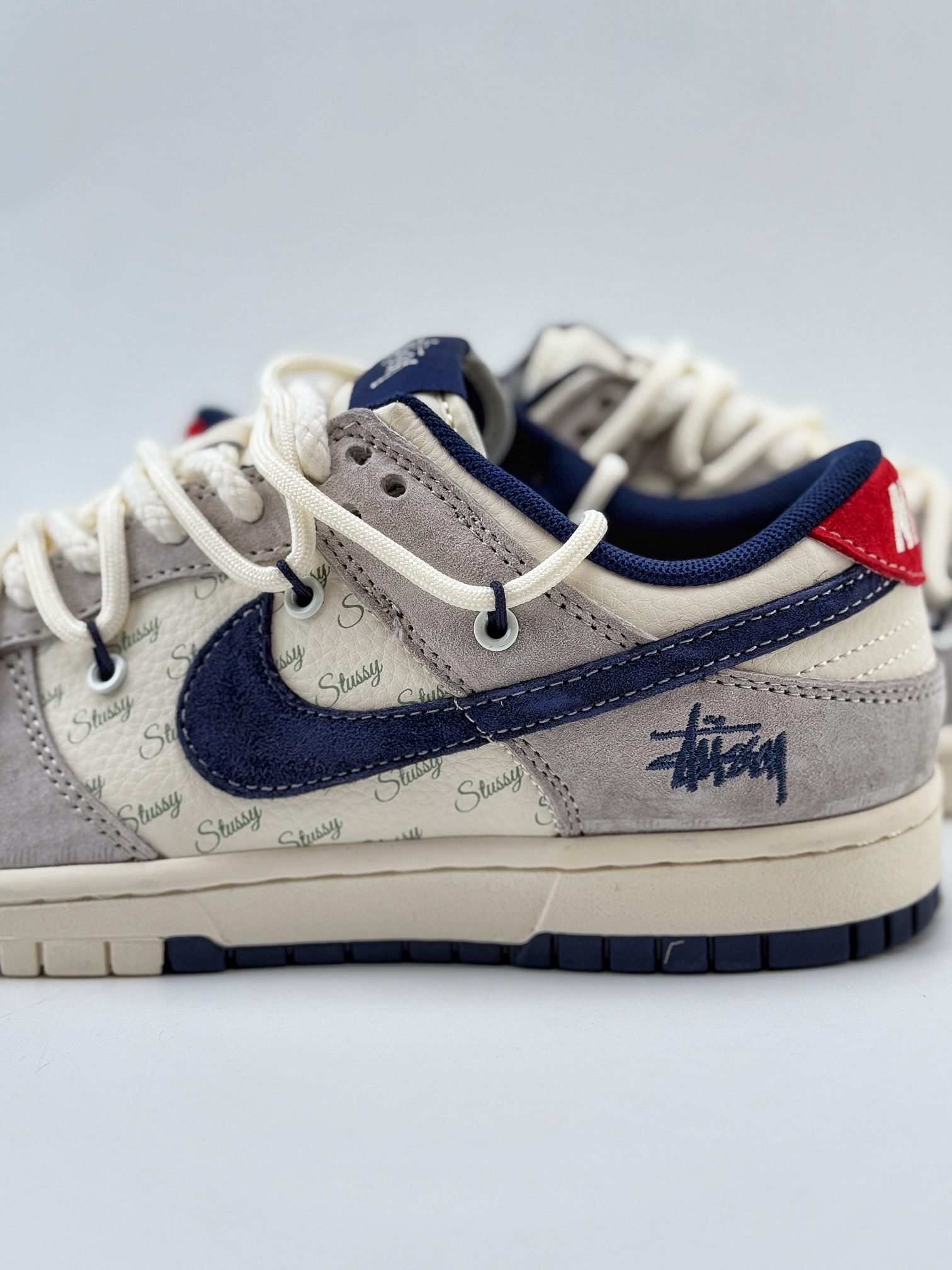 Nike SB Dunk Low x Stussy 白蓝红绑带 SJ2068-308