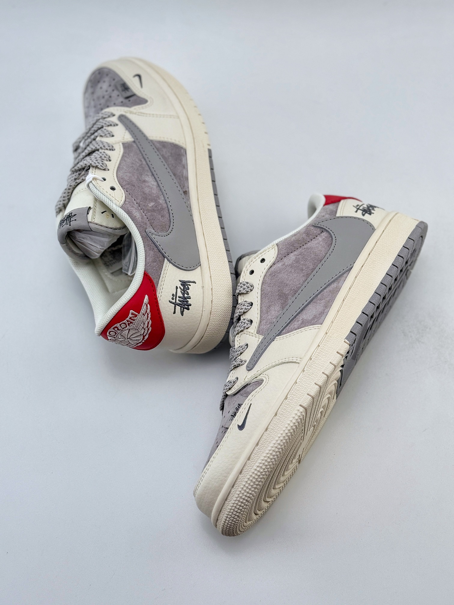 Travis Scott x Nike Air Jordan 1 Low x Stussy Air Jordan 1 Low 反转白灰红满天星倒钩 SJ2068-130